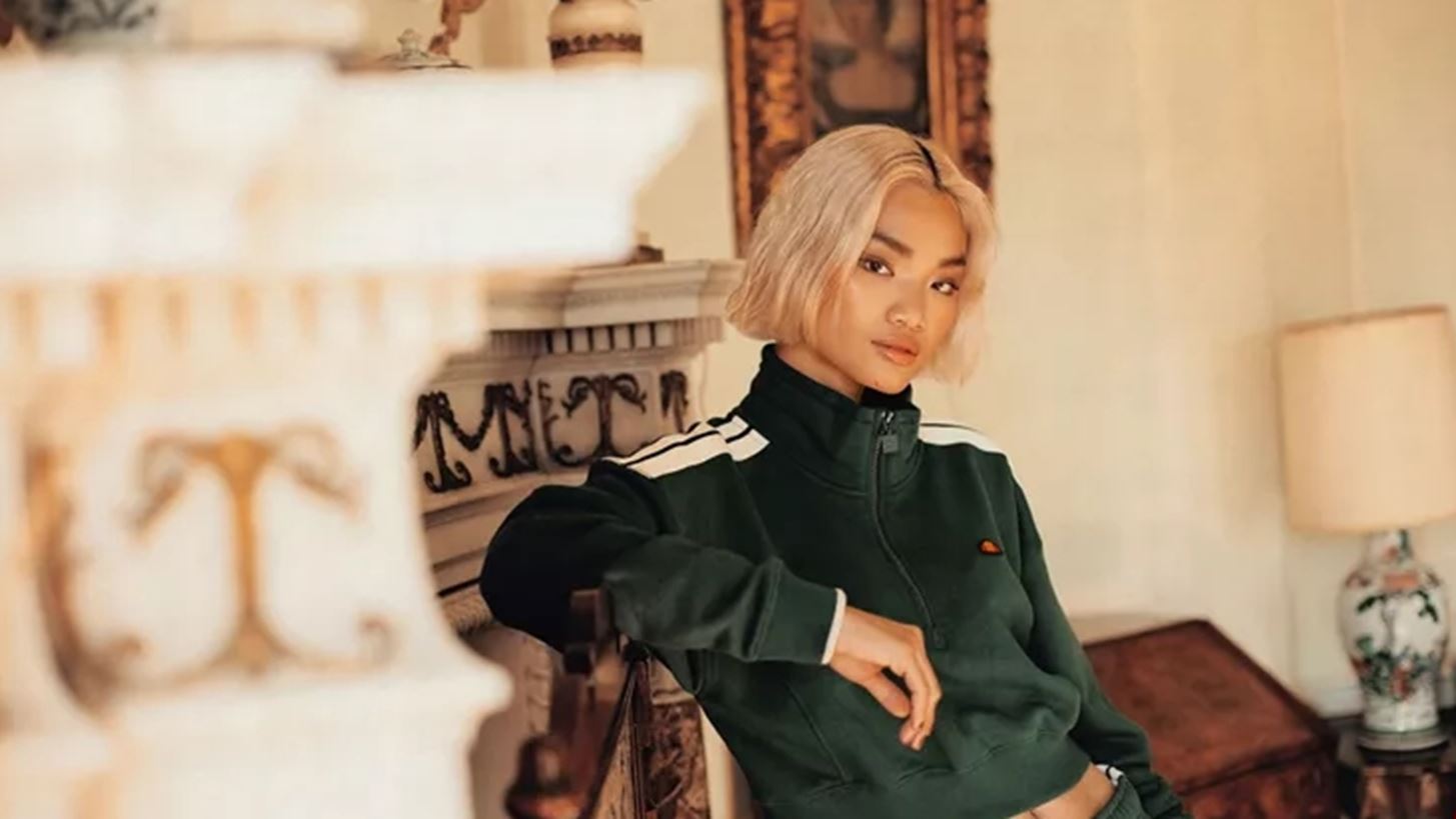&#x397; &#x3C7;&#x3B5;&#x3B9;&#x3BC;&#x3B5;&#x3C1;&#x3B9;&#x3BD;&#x3AE; &#x3C3;&#x3C5;&#x3BB;&#x3BB;&#x3BF;&#x3B3;&#x3AE; &#x3C4;&#x3B7;&#x3C2; Ellesse &quot;SARTORIA&quot; &#x3C3;&#x3C5;&#x3BD;&#x3B4;&#x3C5;&#x3AC;&#x3B6;&#x3B5;&#x3B9; &#x3C4;&#x3B7;&#x3BD; &#x3C0;&#x3BF;&#x3BB;&#x3C5;&#x3C4;&#x3AD;&#x3BB;&#x3B5;&#x3B9;&#x3B1; &#x3BC;&#x3B5; &#x3C4;&#x3B7;&#x3BD; &#x3AC;&#x3BD;&#x3B5;&#x3C3;&#x3B7;