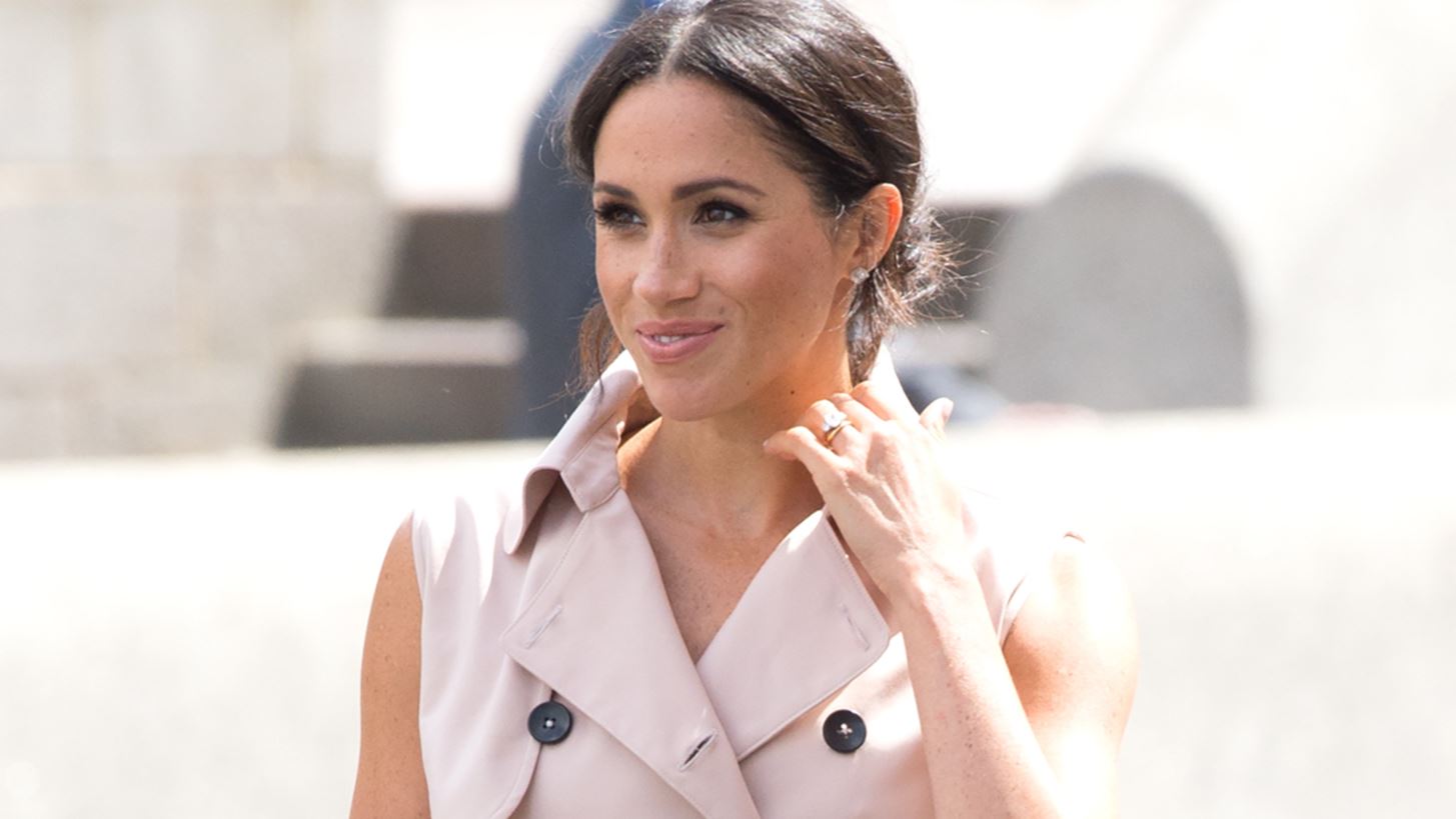 H Meghan Markle &#x3B5;&#x3C4;&#x3BF;&#x3B9;&#x3BC;&#x3AC;&#x3B6;&#x3B5;&#x3C4;&#x3B1;&#x3B9; &#x3B3;&#x3B9;&#x3B1; &#x3C4;&#x3BF; &#x3C0;&#x3C1;&#x3CE;&#x3C4;&#x3BF; &#x3C4;&#x3B7;&#x3C2; solo &#x3C4;&#x3B1;&#x3BE;&#x3AF;&#x3B4;&#x3B9; &#x3C3;&#x3C4;&#x3B9;&#x3C2; &#x397;&#x3A0;&#x391;