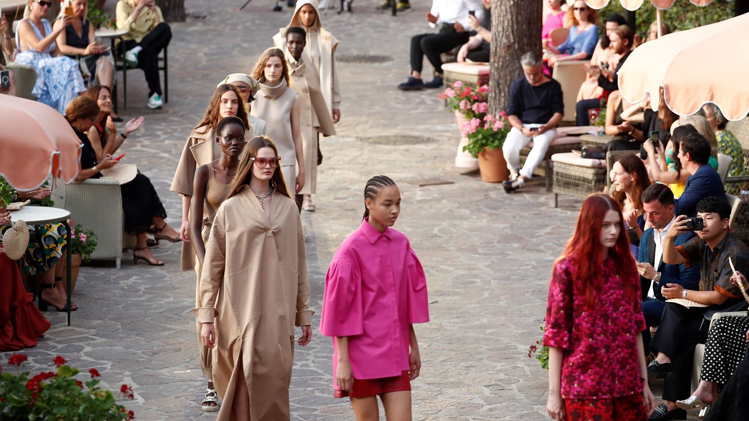 &#x39A;&#x3C5;&#x3BA;&#x3BB;&#x3BF;&#x3C6;&#x3CC;&#x3C1;&#x3B7;&#x3C3;&#x3B5; &#x3C4;&#x3BF; &#x3C6;&#x3B9;&#x3BB;&#x3BC; &#x3B3;&#x3B9;&#x3B1; &#x3C4;&#x3B7; &#x3C3;&#x3C5;&#x3BB;&#x3BB;&#x3BF;&#x3B3;&#x3AE; Max Mara Resort 2022