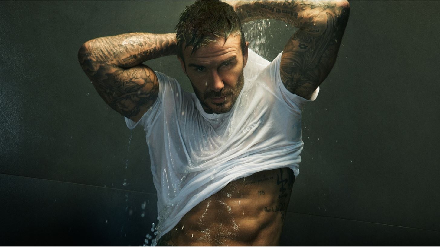 David Beckham | &#x3A0;&#x3BF;&#x3B6;&#x3AC;&#x3C1;&#x3B5;&#x3B9; &#x3C3;&#x3C7;&#x3B5;&#x3B4;&#x3CC;&#x3BD; &#x3B3;&#x3C5;&#x3BC;&#x3BD;&#x3CC;&#x3C2; &#x3C3;&#x3B5; &#x3BD;&#x3AD;&#x3B1; &#x3BA;&#x3B1;&#x3BC;&#x3C0;&#x3AC;&#x3BD;&#x3B9;&#x3B1; &#x3B5;&#x3C3;&#x3C9;&#x3C1;&#x3BF;&#x3CD;&#x3C7;&#x3C9;&#x3BD;