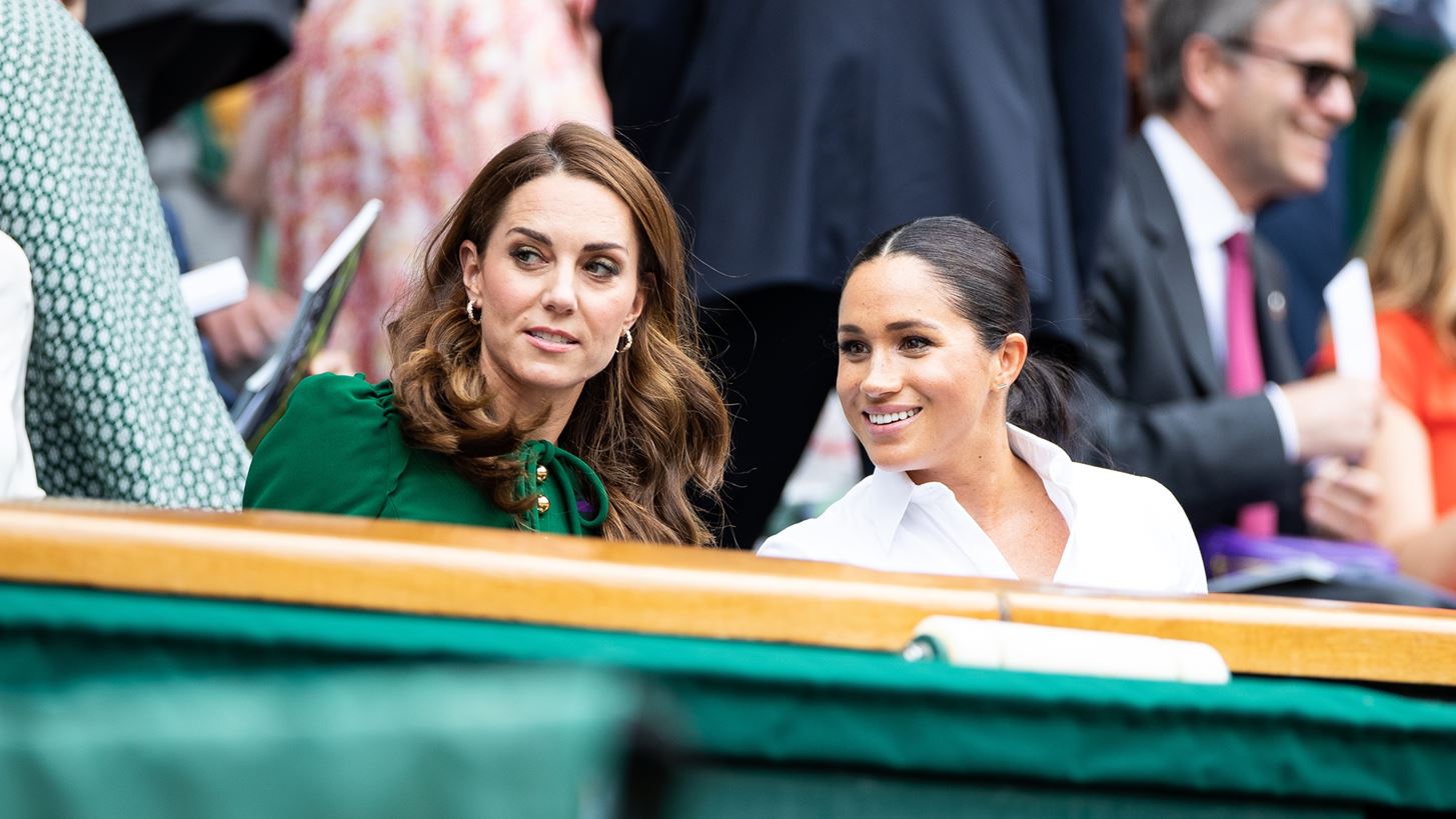 Meghan Markle | &#x3A4;&#x3BF; &#x3C3;&#x3C7;&#x3CC;&#x3BB;&#x3B9;&#x3BF; &#x3C3;&#x3C4;&#x3BF; &#x3BD;&#x3AD;&#x3BF; &#x3C4;&#x3B7;&#x3C2; podcast &#x3C0;&#x3BF;&#x3C5; &#x3B8;&#x3B5;&#x3C9;&#x3C1;&#x3AE;&#x3B8;&#x3B7;&#x3BA;&#x3B5; &#x3C0;&#x3C1;&#x3BF;&#x3C3;&#x3B2;&#x3BF;&#x3BB;&#x3AE; &#x3B1;&#x3C0;&#x3AD;&#x3BD;&#x3B1;&#x3BD;&#x3C4;&#x3B9; &#x3C3;&#x3C4;&#x3B7;&#x3BD; Kate Middleton