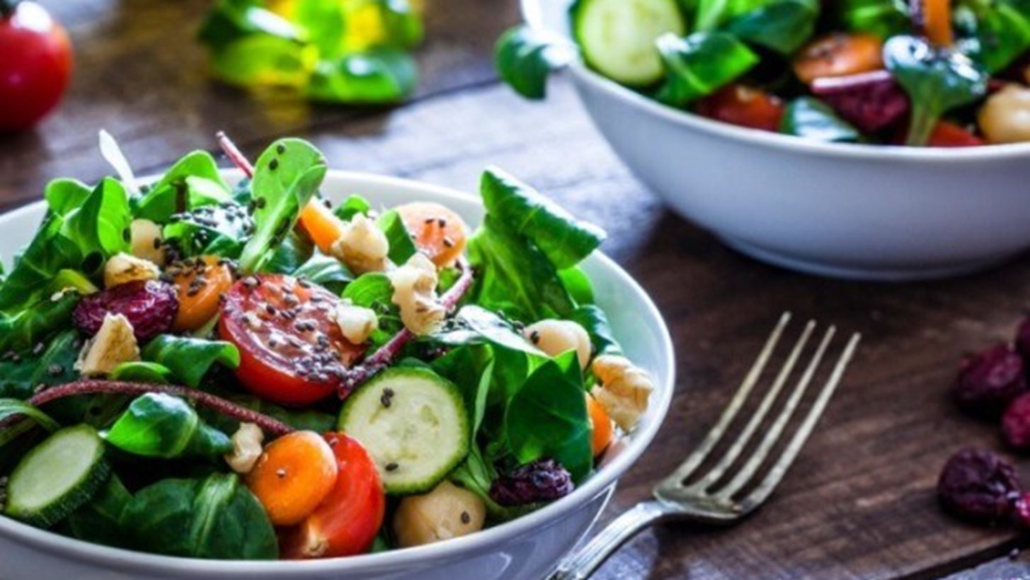 Τι είναι η δίαιτα Whole30; Ποια τα οφέλη της και ποιες τροφές (δεν) περιλαμβάνει;