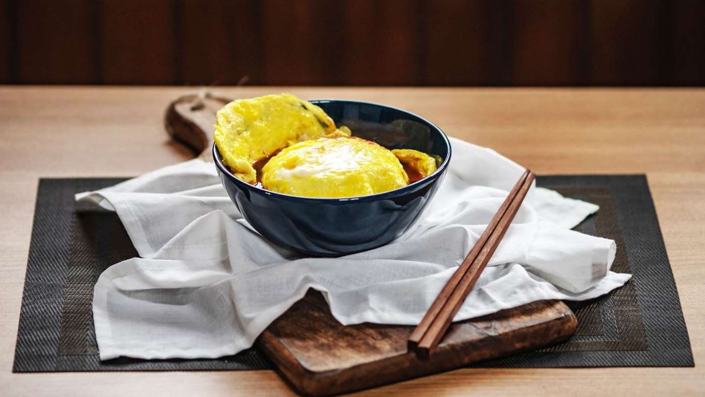 Omurice, &#x3B7; &#x3B5;&#x3BD;&#x3B1;&#x3BB;&#x3BB;&#x3B1;&#x3BA;&#x3C4;&#x3B9;&#x3BA;&#x3AE; &#x3B9;&#x3B1;&#x3C0;&#x3C9;&#x3BD;&#x3B9;&#x3BA;&#x3AE; &#x3BF;&#x3BC;&#x3B5;&#x3BB;&#x3AD;&#x3C4;&#x3B1;