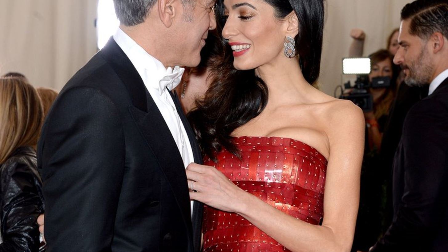 &#x3A0;&#x3CE;&#x3C2; &#x3B3;&#x3BD;&#x3C9;&#x3C1;&#x3AF;&#x3C3;&#x3C4;&#x3B7;&#x3BA;&#x3B1;&#x3BD; &#x3BF; George &#x3BA;&#x3B1;&#x3B9; &#x3B7; Amal Clooney;