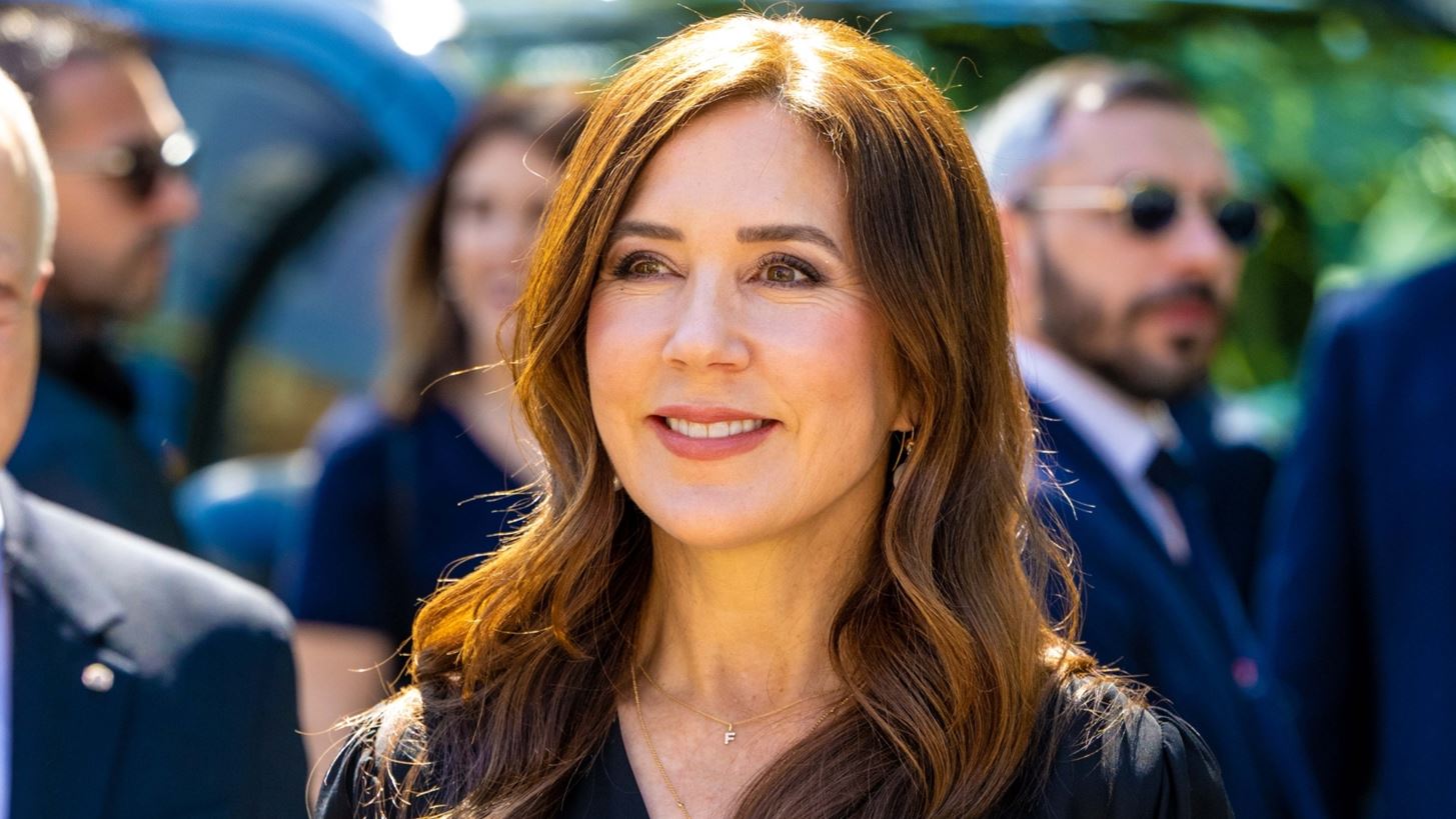 &#x397; &#x3C0;&#x3C1;&#x3B9;&#x3B3;&#x3BA;&#x3AF;&#x3C0;&#x3B9;&#x3C3;&#x3C3;&#x3B1; &#x39C;&#x3B1;&#x3AF;&#x3C1;&#x3B7; &#x3C4;&#x3B7;&#x3C2; &#x394;&#x3B1;&#x3BD;&#x3AF;&#x3B1;&#x3C2; &#x3BC;&#x3B5; &#x3C4;&#x3BF; look &#x3C0;&#x3BF;&#x3C5; &#x3B8;&#x3B1; &#x3C6;&#x3BF;&#x3C1;&#x3AC;&#x3C2; &#x3C3;&#x3C4;&#x3BF; repeat &#x3C4;&#x3BF;&#x3BD; &#x3A3;&#x3B5;&#x3C0;&#x3C4;&#x3AD;&#x3BC;&#x3B2;&#x3C1;&#x3B9;&#x3BF;