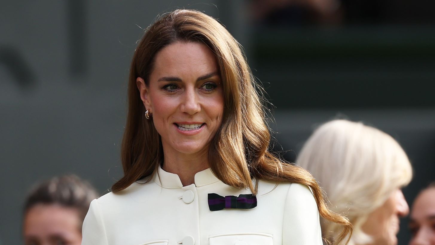 Kate Middleton | O &#x3C3;&#x3C5;&#x3B3;&#x3B3;&#x3B5;&#x3BD;&#x3AE;&#x3C2; &#x3C0;&#x3BF;&#x3C5; &#x3B2;&#x3BB;&#x3AD;&#x3C0;&#x3BF;&#x3C5;&#x3BC;&#x3B5; &#x3C3;&#x3C0;&#x3AC;&#x3BD;&#x3B9;&#x3B1; &#x3B1;&#x3BB;&#x3BB;&#x3AC; &#x3B8;&#x3B1; &#x3B3;&#x3AF;&#x3BD;&#x3B5;&#x3B9; &#x3B7; &quot;&#x3BC;&#x3C5;&#x3C3;&#x3C4;&#x3B9;&#x3BA;&#x3AE; &#x3C5;&#x3C0;&#x3BF;&#x3C3;&#x3C4;&#x3AE;&#x3C1;&#x3B9;&#x3BE;&#x3AE;&quot; &#x3C4;&#x3B7;&#x3C2;