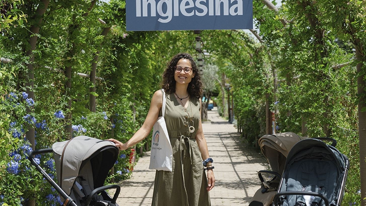 &#x397; Inglesina &#x3C0;&#x3B1;&#x3C1;&#x3BF;&#x3C5;&#x3C3;&#x3AF;&#x3B1;&#x3C3;&#x3B5; &#x3C4;&#x3B7; &#x3BD;&#x3AD;&#x3B1; &#x3C3;&#x3C5;&#x3BB;&#x3BB;&#x3BF;&#x3B3;&#x3AE; &#x3C4;&#x3B7;&#x3C2;