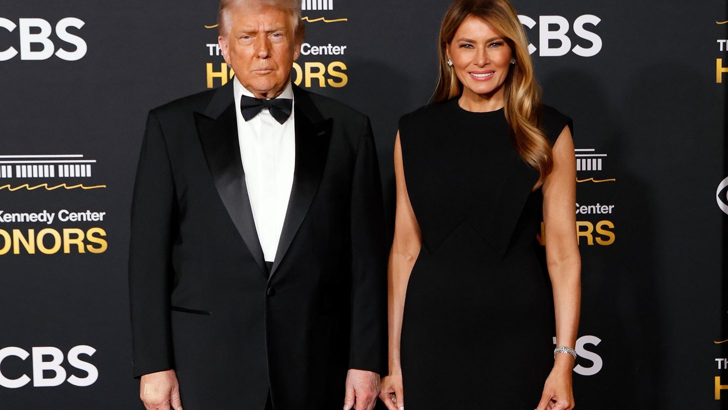 Melania Trump | &#x39C;&#x3B5; quiet luxury outfit &#x3C3;&#x3C4;&#x3BF; 48&#x3BF; Kennedy Center Honors