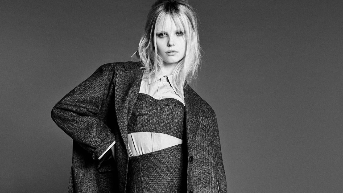 H Anna Dello Russo &#x3C3;&#x3C5;&#x3BD;&#x3B5;&#x3C1;&#x3B3;&#x3AC;&#x3B6;&#x3B5;&#x3C4;&#x3B1;&#x3B9; &#x3BC;&#x3B5; &#x3C4;&#x3B7; Max&amp;Co. &#x3B3;&#x3B9;&#x3B1; &#x3C4;&#x3B7; &#x3C3;&#x3C5;&#x3BB;&#x3BB;&#x3BF;&#x3B3;&#x3AE; &quot;De-Coated&quot;