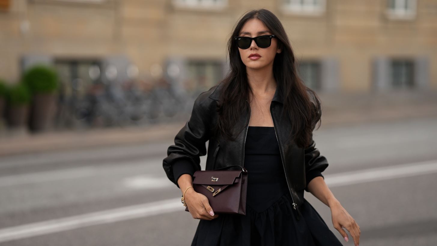 Πώς θα αποκτήσεις λαμπερή και νεανική επιδερμίδα αυτά τα Χριστούγεννα