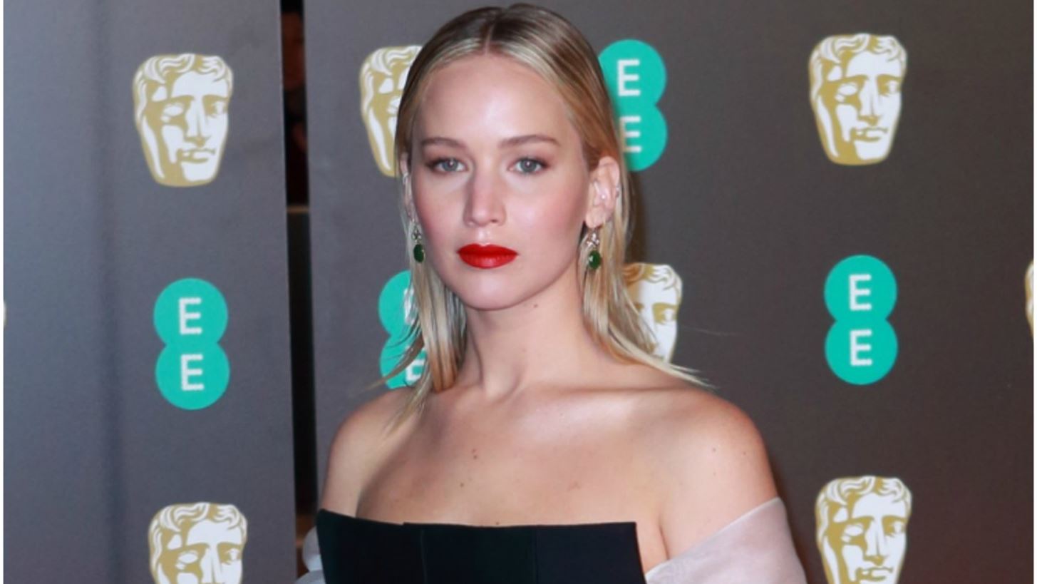 BAFTA 2018: &#x3A5;&#x3C0;&#x3AE;&#x3C1;&#x3C7;&#x3B1;&#x3BD; &#x3B1;&#x3C1;&#x3BA;&#x3B5;&#x3C4;&#x3AC; beauty looks &#x3C0;&#x3BF;&#x3C5; &#x3BC;&#x3B1;&#x3C2; &#x3AC;&#x3C1;&#x3B5;&#x3C3;&#x3B1;&#x3BD; &#x3BA;&#x3B1;&#x3B9; &#x3C0;&#x3C1;&#x3AD;&#x3C0;&#x3B5;&#x3B9; &#x3BD;&#x3B1; &#x3C4;&#x3BF; &#x3BF;&#x3BC;&#x3BF;&#x3BB;&#x3BF;&#x3B3;&#x3AE;&#x3C3;&#x3BF;&#x3C5;&#x3BC;&#x3B5;!
