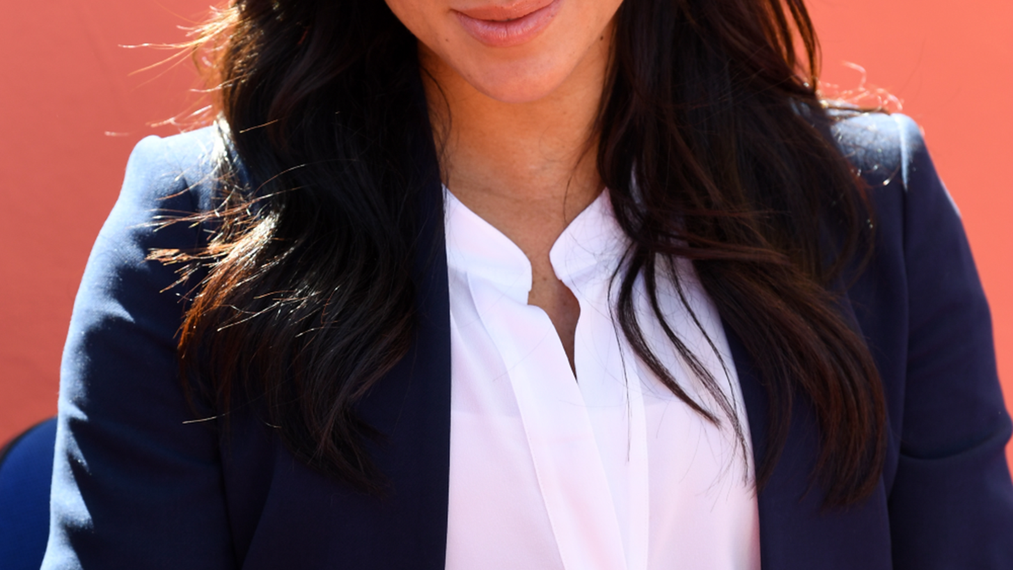 Meghan Markle | &#x393;&#x3B9;&#x3B1;&#x3C4;&#x3AF; &#x3B5;&#x3BE;&#x3B1;&#x3BA;&#x3BF;&#x3BB;&#x3BF;&#x3C5;&#x3B8;&#x3B5;&#x3AF; &#x3BD;&#x3B1; &#x3C7;&#x3C1;&#x3B7;&#x3C3;&#x3B9;&#x3BC;&#x3BF;&#x3C0;&#x3BF;&#x3B9;&#x3B5;&#x3AF; &#x3C4;&#x3BF;&#x3BD; &#x3C4;&#x3AF;&#x3C4;&#x3BB;&#x3BF; &#x27;&#x394;&#x3BF;&#x3CD;&#x3BA;&#x3B9;&#x3C3;&#x3C3;&#x3B1; &#x3C4;&#x3BF;&#x3C5; Sussex&#x27;;