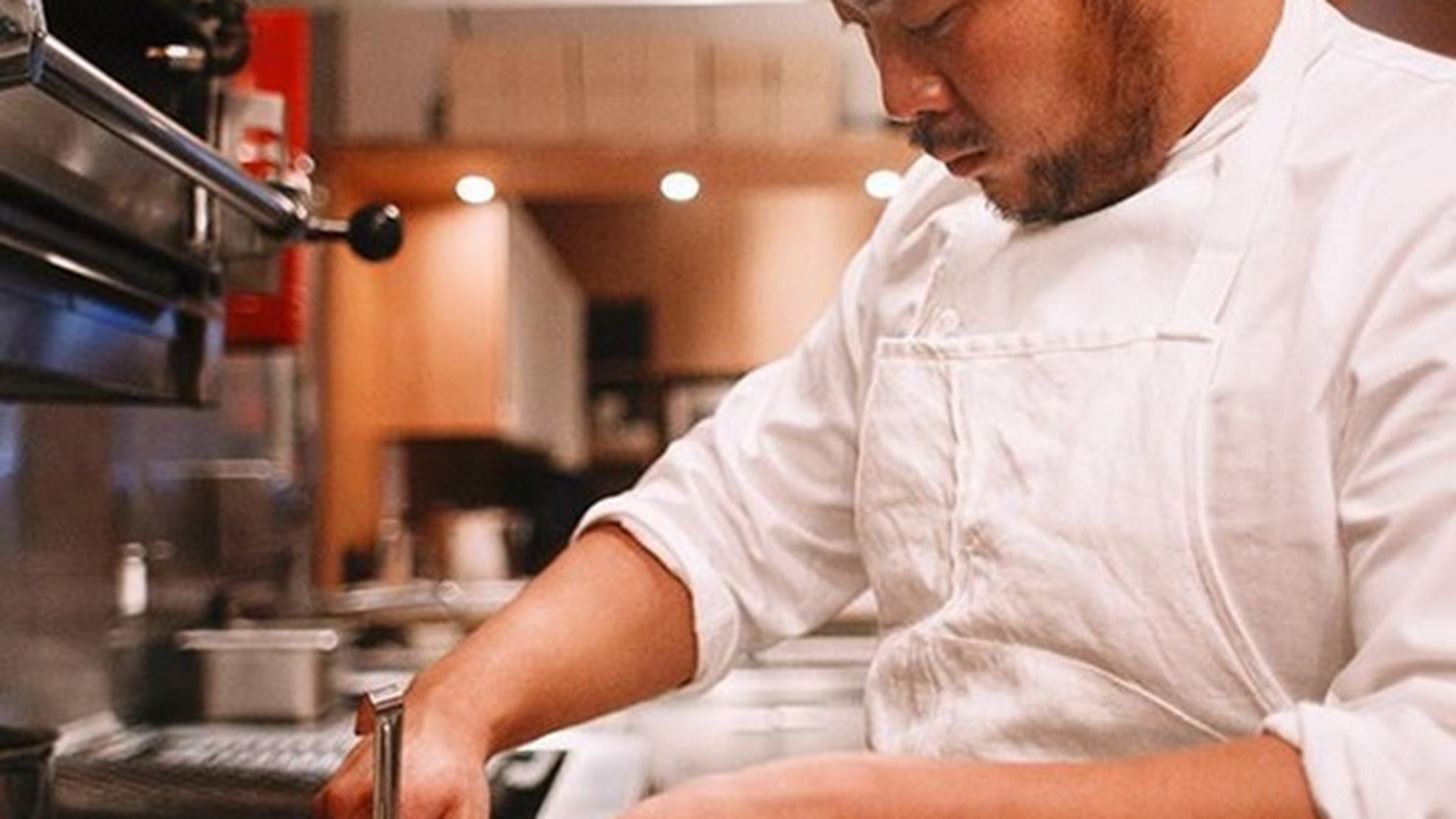 &#x3A4;&#x3BF; Momofuku &#x3BA;&#x3BB;&#x3B5;&#x3AF;&#x3BD;&#x3B5;&#x3B9; &#x3C4;&#x3BF; Nishi &#x3BA;&#x3B1;&#x3B9; &#x3BC;&#x3B5;&#x3C4;&#x3B1;&#x3BA;&#x3BF;&#x3BC;&#x3AF;&#x3B6;&#x3B5;&#x3B9; &#x3C4;&#x3BF; Ss&#xE4;m Bar &#x3B1;&#x3C0;&#x3CC; &#x3C4;&#x3BF; East Village