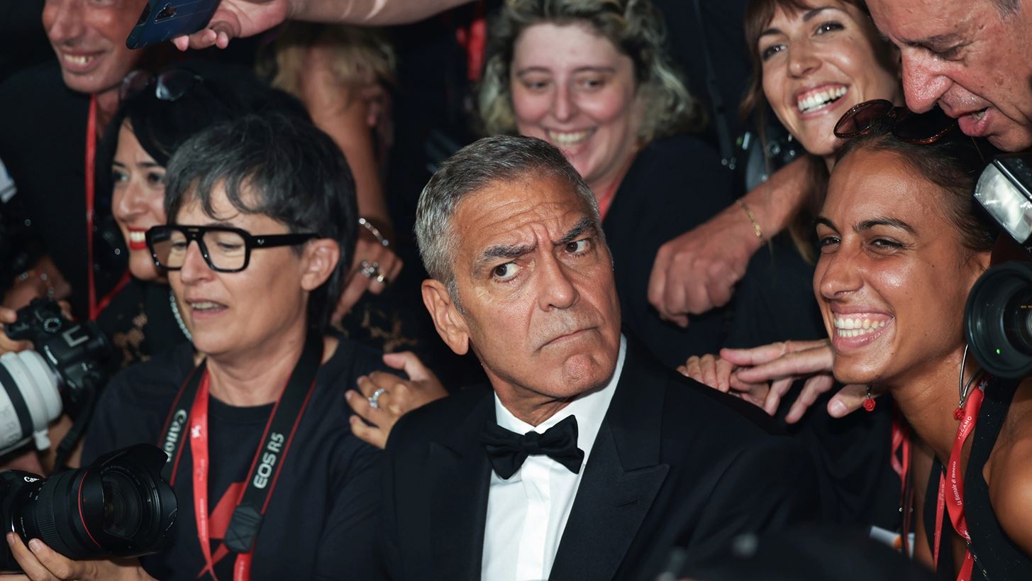 &#x39F; George Clooney &#x3C3;&#x3C4;&#x3BF; 81&#x3BF; &#x3A6;&#x3B5;&#x3C3;&#x3C4;&#x3B9;&#x3B2;&#x3AC;&#x3BB; &#x392;&#x3B5;&#x3BD;&#x3B5;&#x3C4;&#x3AF;&#x3B1;&#x3C2; | &#x3A4;&#x3BF; &#x3B1;&#x3C4;&#x3CD;&#x3C7;&#x3B7;&#x3BC;&#x3B1; &#x3C3;&#x3C4;&#x3BF; &#x3BA;&#x3CC;&#x3BA;&#x3BA;&#x3B9;&#x3BD;&#x3BF; &#x3C7;&#x3B1;&#x3BB;&#x3AF; &#x3BA;&#x3B1;&#x3B9; &#x3BF; &#x3C4;&#x3C1;&#x3CC;&#x3C0;&#x3BF;&#x3C2; &#x3C0;&#x3BF;&#x3C5; &#x3C4;&#x3BF; &#x3AD;&#x3C3;&#x3C9;&#x3C3;&#x3B5;
