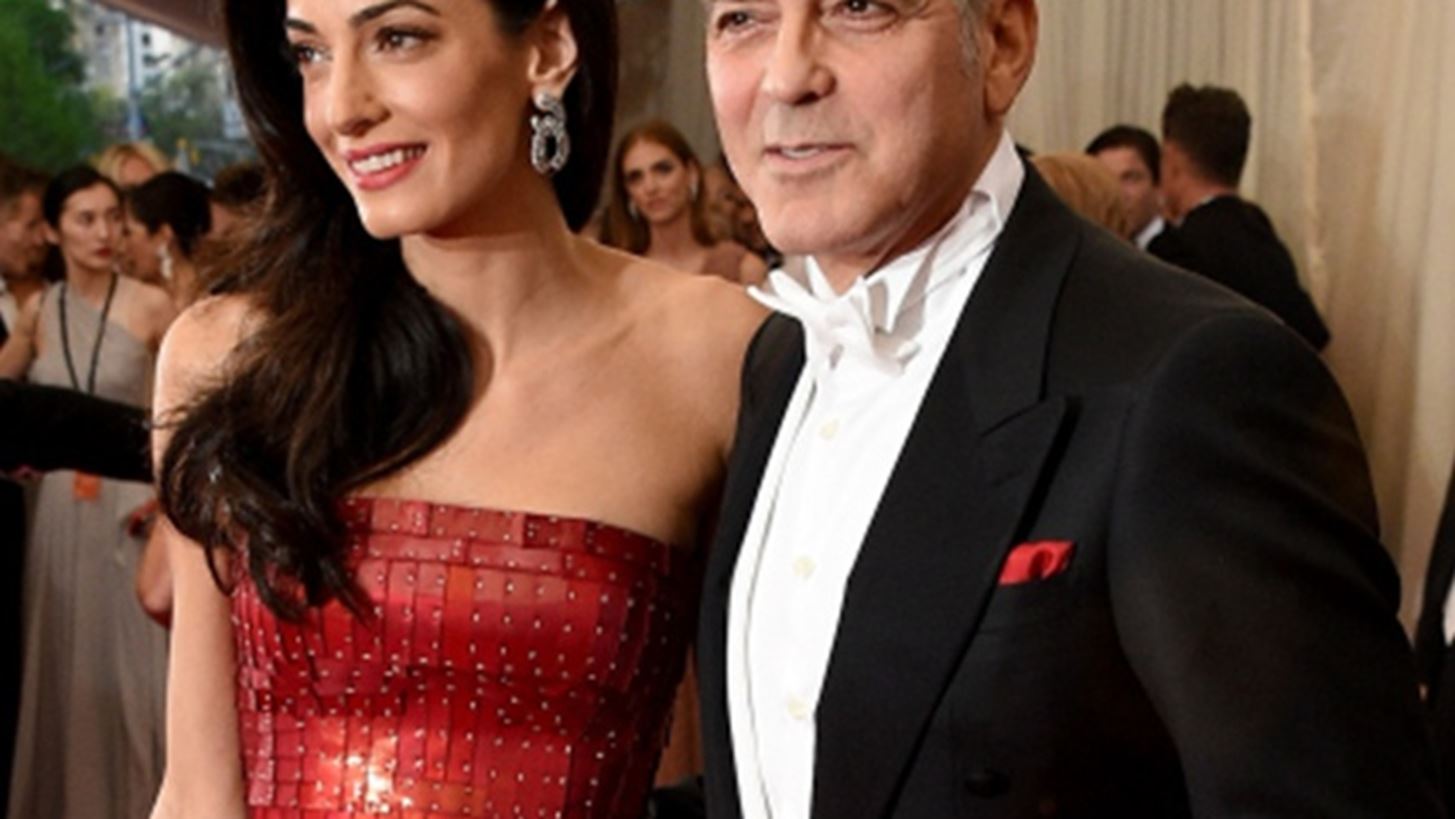 George Clooney-Amal Alamuddin: &#x3A7;&#x3CE;&#x3C1;&#x3B9;&#x3C3;&#x3B1;&#x3BD;;