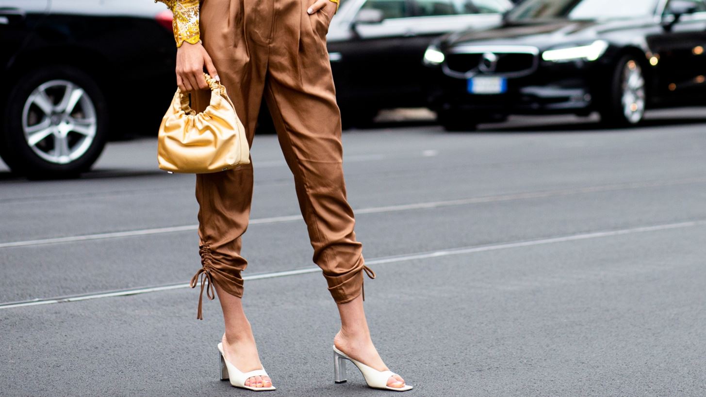 6 ζευγάρια mules για να συνδυάσεις με τα ανοιξιάτικα looks σου