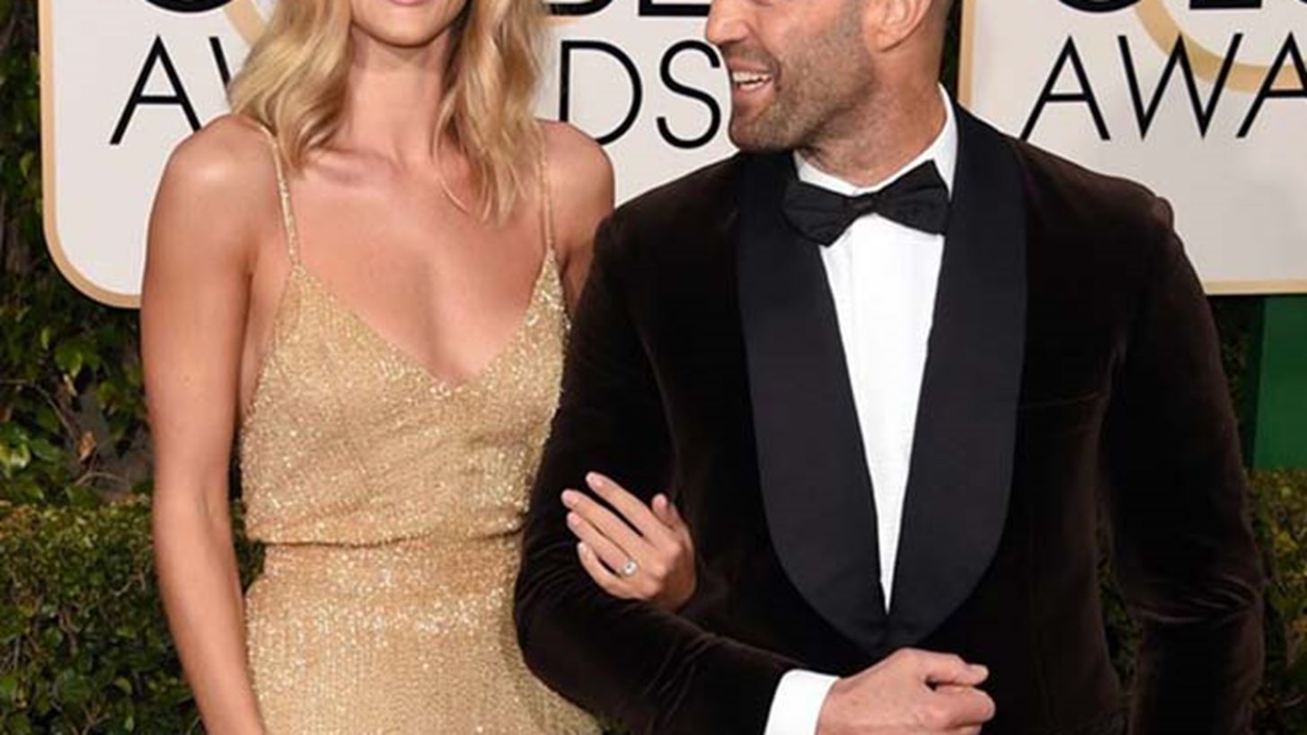 Rosie Huntington-Whiteley: &#x397; &#x3C0;&#x3C1;&#x3CE;&#x3C4;&#x3B7; &#x3B5;&#x3BC;&#x3C6;&#x3AC;&#x3BD;&#x3B9;&#x3C3;&#x3B7; &#x3BC;&#x3B5; &#x3C6;&#x3BF;&#x3C5;&#x3C3;&#x3BA;&#x3C9;&#x3BC;&#x3AD;&#x3BD;&#x3B7; &#x3BA;&#x3BF;&#x3B9;&#x3BB;&#x3AF;&#x3C4;&#x3C3;&#x3B1;!