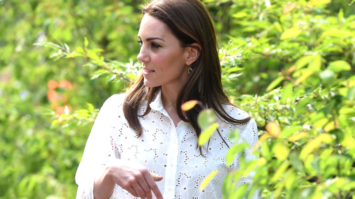 &#x397; Kate Middleton &#x3C6;&#x3CC;&#x3C1;&#x3B5;&#x3C3;&#x3B5; &#x3C4;&#x3B7;&#x3BD; &#x3C4;&#x3AD;&#x3BB;&#x3B5;&#x3B9;&#x3B1; &#x3B6;&#x3B9;&#x3C0; &#x3BA;&#x3B9;&#x3BB;&#x3CC;&#x3C4; &#x3C4;&#x3BF;&#x3C5; &#x3BA;&#x3B1;&#x3BB;&#x3BF;&#x3BA;&#x3B1;&#x3B9;&#x3C1;&#x3B9;&#x3BF;&#x3CD;