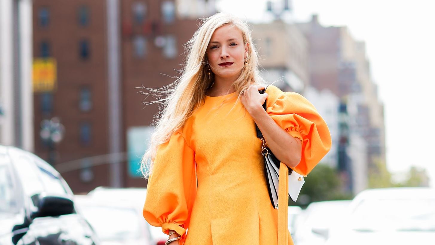 Αυτή η Νεοϋορκέζα στυλίστρια έχει την πιο ωραία συλλογή φορεμάτων στη ντουλάπα της