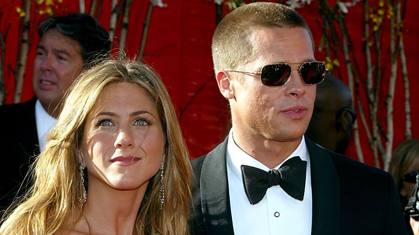 Brad Pitt | &#x3A4;&#x3B9; &#x3C0;&#x3C1;&#x3B1;&#x3B3;&#x3BC;&#x3B1;&#x3C4;&#x3B9;&#x3BA;&#x3AC; &#x3C0;&#x3B9;&#x3C3;&#x3C4;&#x3B5;&#x3CD;&#x3B5;&#x3B9; &#x3B3;&#x3B9;&#x3B1; &#x3C4;&#x3B7; &#x3BD;&#x3AD;&#x3B1; &#x3C3;&#x3C7;&#x3AD;&#x3C3;&#x3B7; &#x3C4;&#x3B7;&#x3C2; Jennifer Aniston &#x3BC;&#x3B5; &#x3C4;&#x3BF;&#x3BD; &#x3C5;&#x3C0;&#x3BD;&#x3BF;&#x3B8;&#x3B5;&#x3C1;&#x3B1;&#x3C0;&#x3B5;&#x3C5;&#x3C4;&#x3AE; Jim Curtis