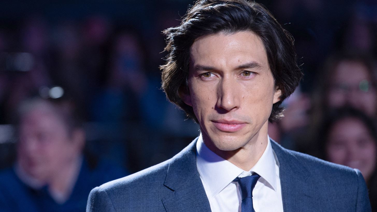 &#x397; &#x3C0;&#x3B1;&#x3C1;&#x3AC;&#x3BE;&#x3B5;&#x3BD;&#x3B7; &#x3C0;&#x3B5;&#x3C1;&#x3AF;&#x3C0;&#x3C4;&#x3C9;&#x3C3;&#x3B7; &#x3C4;&#x3BF;&#x3C5; Adam Driver