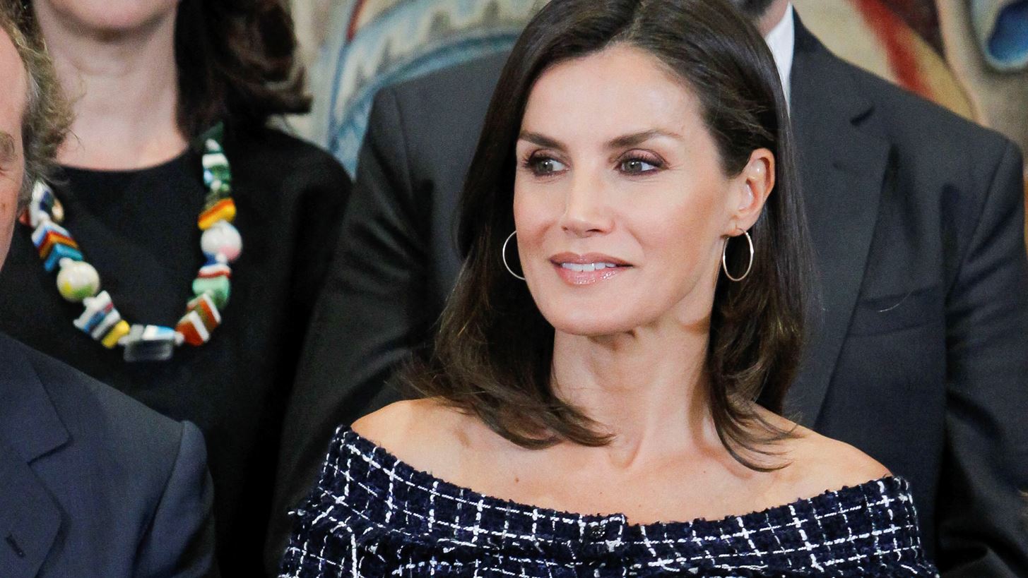 &#x397; &#x3B2;&#x3B1;&#x3C3;&#x3AF;&#x3BB;&#x3B9;&#x3C3;&#x3C3;&#x3B1; Letizia &#x3C6;&#x3CC;&#x3C1;&#x3B5;&#x3C3;&#x3B5; &#x3C4;&#x3BF; &#x3C0;&#x3B9;&#x3BF; chic &#x3C6;&#x3CC;&#x3C1;&#x3B5;&#x3BC;&#x3B1; &#x3B1;&#x3C0;&#x3CC; &#x3C4;&#x3B1; Zara