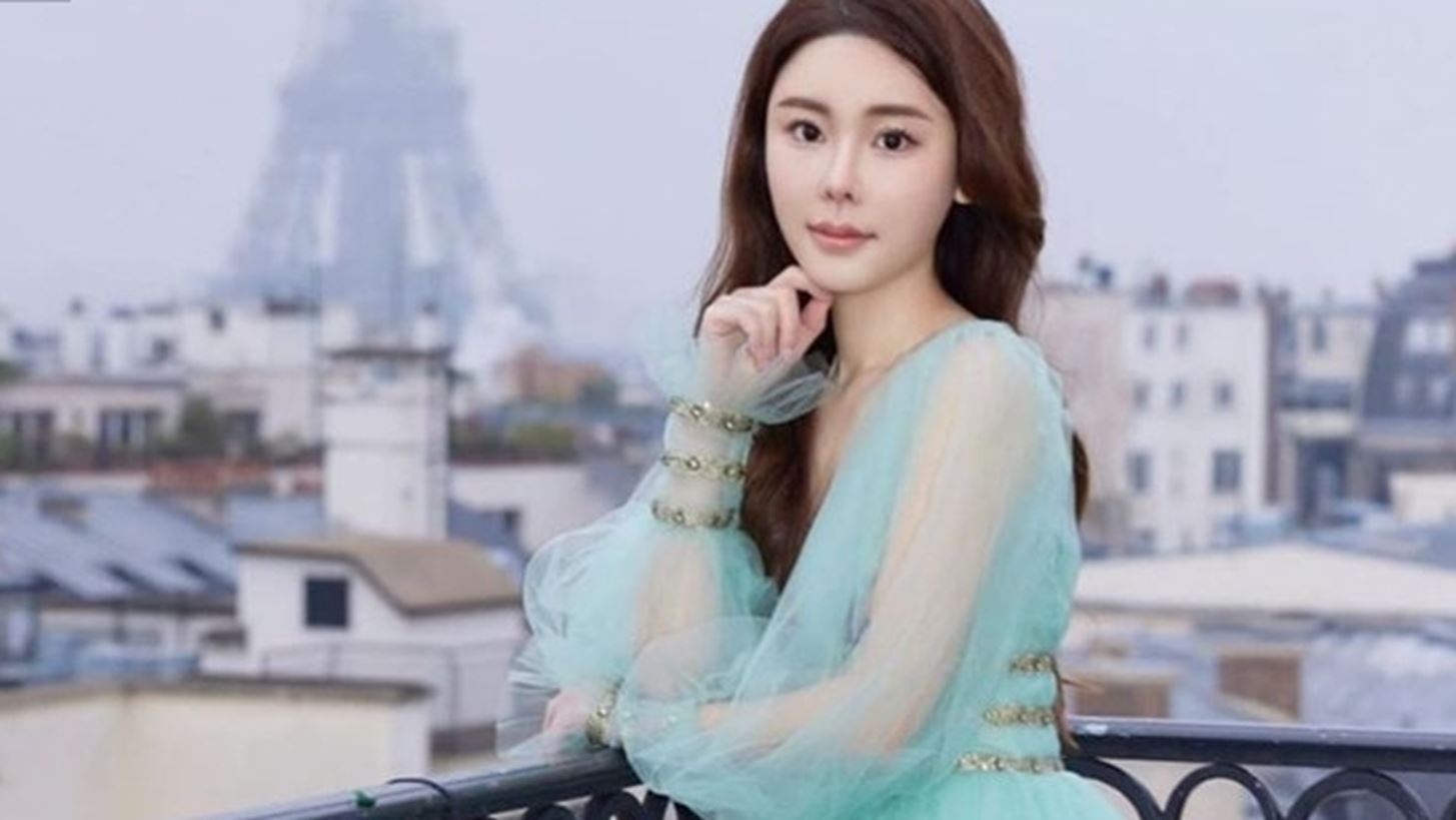 Abby Choi | &#x397; &#x3AC;&#x3B3;&#x3C1;&#x3B9;&#x3B1; &#x3B4;&#x3BF;&#x3BB;&#x3BF;&#x3C6;&#x3BF;&#x3BD;&#x3AF;&#x3B1; &#x3C4;&#x3BF;&#x3C5; &#x3C4;&#x3BF;&#x3C0; &#x3BC;&#x3CC;&#x3BD;&#x3C4;&#x3B5;&#x3BB; - &#x3C4;&#x3BF; &#x3BA;&#x3B5;&#x3C6;&#x3AC;&#x3BB;&#x3B9; &#x3C4;&#x3B7;&#x3C2; &#x3B5;&#x3BD;&#x3C4;&#x3BF;&#x3C0;&#x3AF;&#x3C3;&#x3C4;&#x3B7;&#x3BA;&#x3B5; &#x3BC;&#x3AD;&#x3C3;&#x3B1; &#x3C3;&#x3B5; &#x3C3;&#x3BF;&#x3C5;&#x3C0;&#x3B9;&#x3AD;&#x3C1;&#x3B1; &#x3BA;&#x3B1;&#x3B9; &#x3C6;&#x3B1;&#x3AF;&#x3BD;&#x3B5;&#x3C4;&#x3B1;&#x3B9; &#x3BD;&#x3B1; &#x3B5;&#x3AF;&#x3C7;&#x3B5; &#x3BC;&#x3B1;&#x3B3;&#x3B5;&#x3B9;&#x3C1;&#x3B5;&#x3C5;&#x3C4;&#x3B5;&#x3AF;.