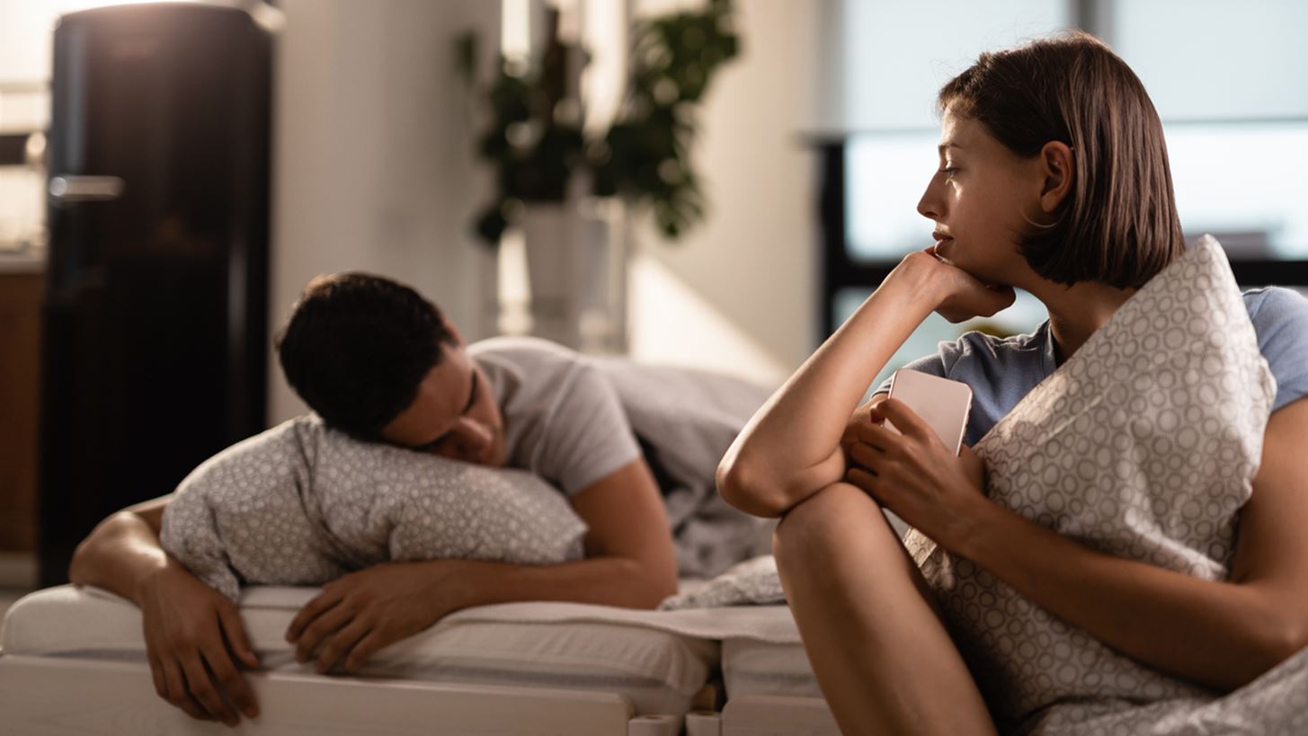Sleep divorce | &#x39C;&#x3AE;&#x3C0;&#x3C9;&#x3C2; &#x3C7;&#x3C1;&#x3B5;&#x3B9;&#x3AC;&#x3B6;&#x3B5;&#x3C3;&#x3B1;&#x3B9; &#x3BA;&#x3B9; &#x3B5;&#x3C3;&#x3CD; &#x3AD;&#x3BD;&#x3B1; &#x3B4;&#x3B9;&#x3B1;&#x3B6;&#x3CD;&#x3B3;&#x3B9;&#x3BF; &#x3CD;&#x3C0;&#x3BD;&#x3BF;&#x3C5;;