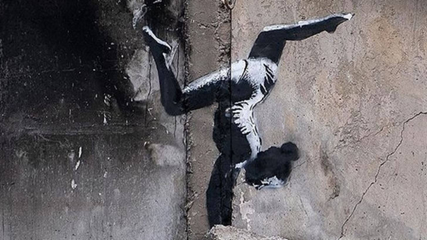 &#x39F;&#x3C5;&#x3BA;&#x3C1;&#x3B1;&#x3BD;&#x3AF;&#x3B1; | To &#x3B3;&#x3BA;&#x3C1;&#x3AC;&#x3C6;&#x3B9;&#x3C4;&#x3B9; &#x3C4;&#x3BF;&#x3C5; Banksy &#x3C3;&#x3B5; &#x3B2;&#x3BF;&#x3BC;&#x3B2;&#x3B1;&#x3C1;&#x3B4;&#x3B9;&#x3C3;&#x3BC;&#x3AD;&#x3BD;&#x3B7; &#x3C0;&#x3BF;&#x3BB;&#x3C5;&#x3BA;&#x3B1;&#x3C4;&#x3BF;&#x3B9;&#x3BA;&#x3AF;&#x3B1; &#x3C3;&#x3C4;&#x3B7; &#x39C;&#x3C0;&#x3BF;&#x3C1;&#x3BF;&#x3BD;&#x3C4;&#x3B9;&#x3AC;&#x3BD;&#x3BA;&#x3B1;