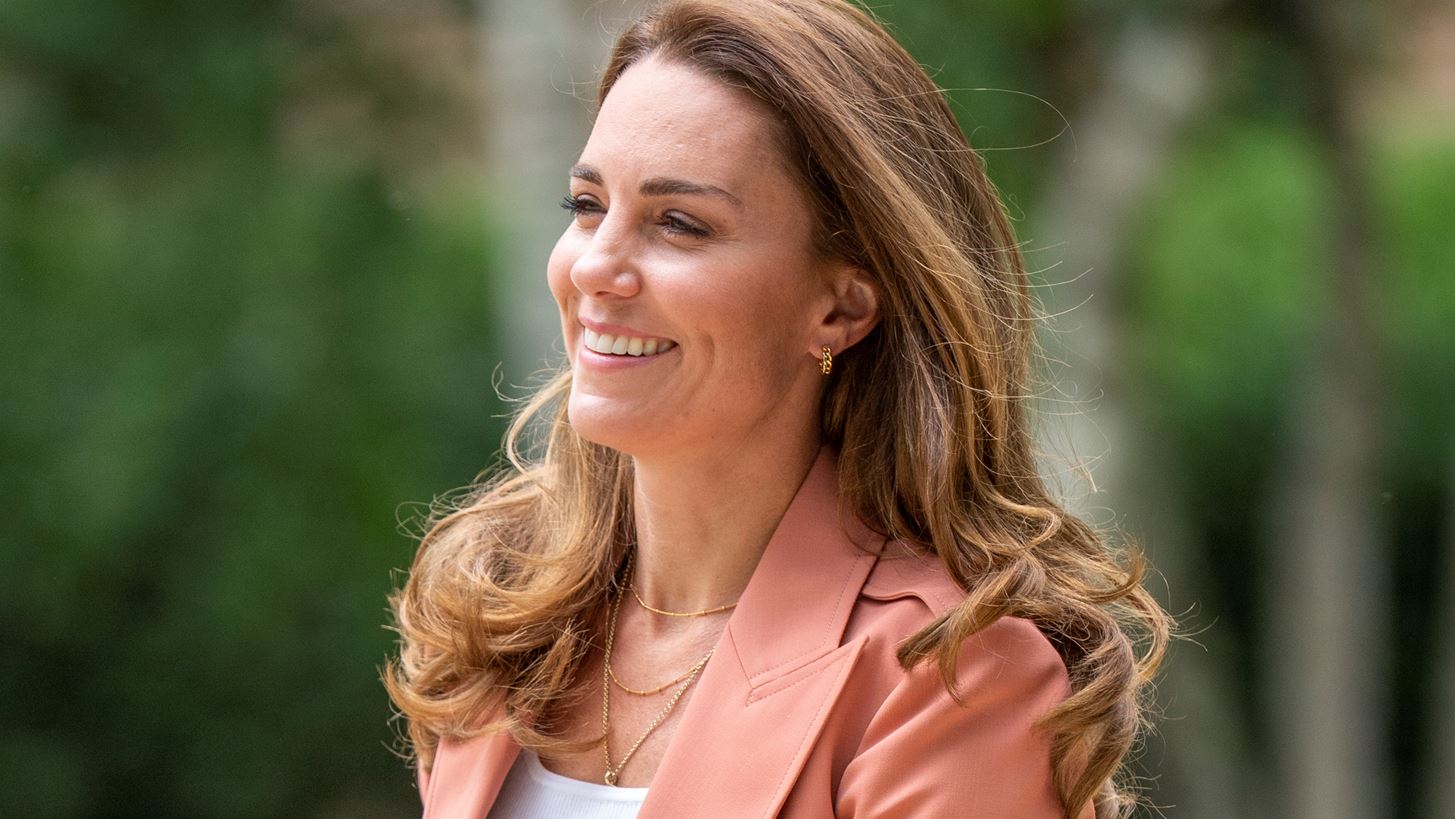 Kate Middleton | &#x39F; &#x3BD;&#x3AD;&#x3BF;&#x3C2; &#x3C1;&#x3CC;&#x3BB;&#x3BF;&#x3C2; &#x3C0;&#x3BF;&#x3C5; &#x3B1;&#x3BD;&#x3AD;&#x3BB;&#x3B1;&#x3B2;&#x3B5; (&#x3BC;&#x3B5; &#x3C4;&#x3B9;&#x3C2; &#x3B5;&#x3C5;&#x3BB;&#x3BF;&#x3B3;&#x3AF;&#x3B5;&#x3C2; &#x3C4;&#x3B7;&#x3C2; &#x3B2;&#x3B1;&#x3C3;&#x3AF;&#x3BB;&#x3B9;&#x3C3;&#x3C3;&#x3B1;&#x3C2;)