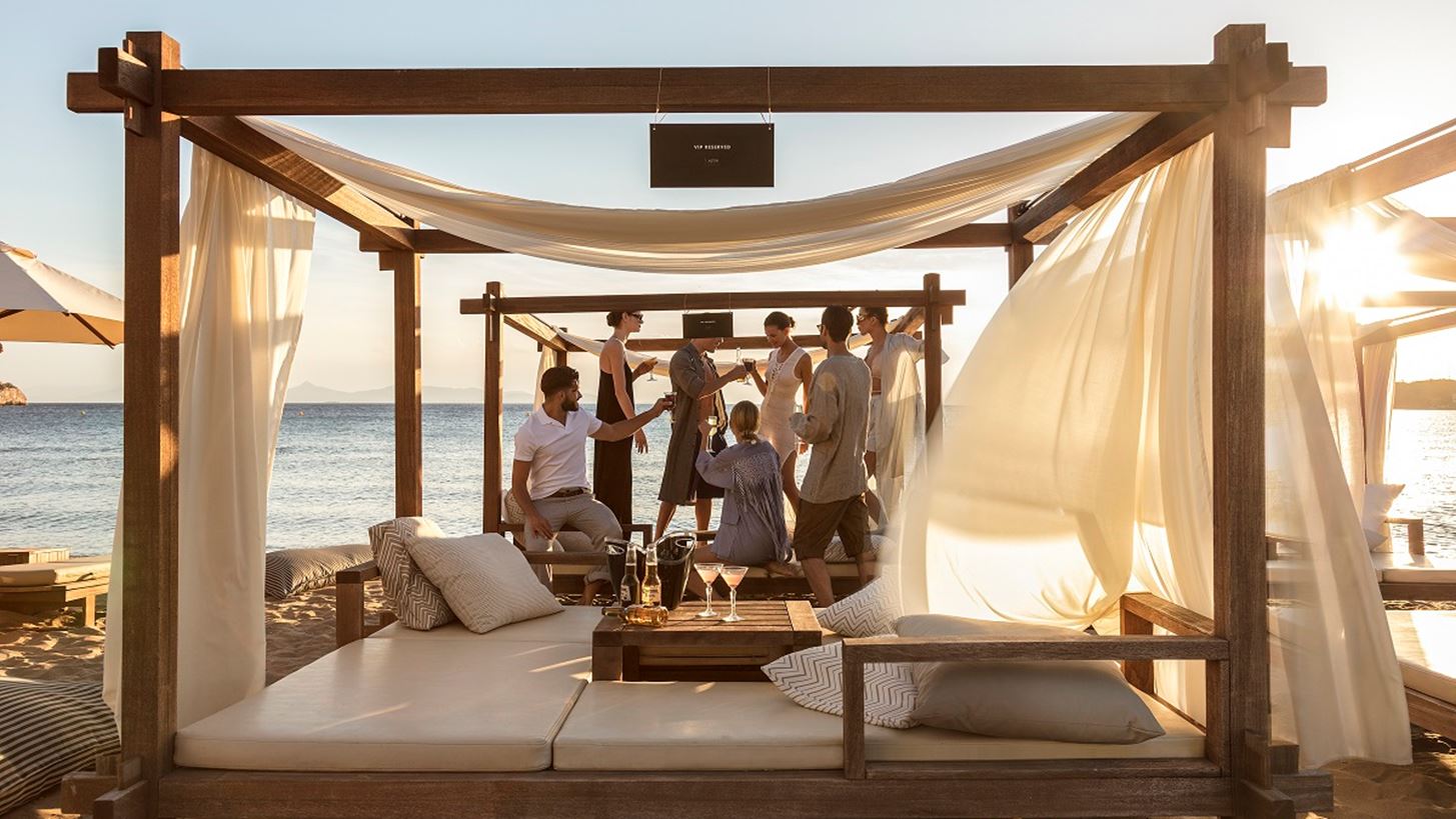 &#x393;&#x3BD;&#x3CE;&#x3C1;&#x3B9;&#x3C3;&#x3B5; &#x3C4;&#x3B9;&#x3C2; exclusive &#x3C5;&#x3C0;&#x3B7;&#x3C1;&#x3B5;&#x3C3;&#x3AF;&#x3B5;&#x3C2; &#x3C4;&#x3B7;&#x3C2; Astir Beach &#x3B3;&#x3B9;&#x3B1; &#x3C4;&#x3BF; &#x3C6;&#x3B5;&#x3C4;&#x3B9;&#x3BD;&#x3CC; &#x3BA;&#x3B1;&#x3BB;&#x3BF;&#x3BA;&#x3B1;&#x3AF;&#x3C1;&#x3B9;