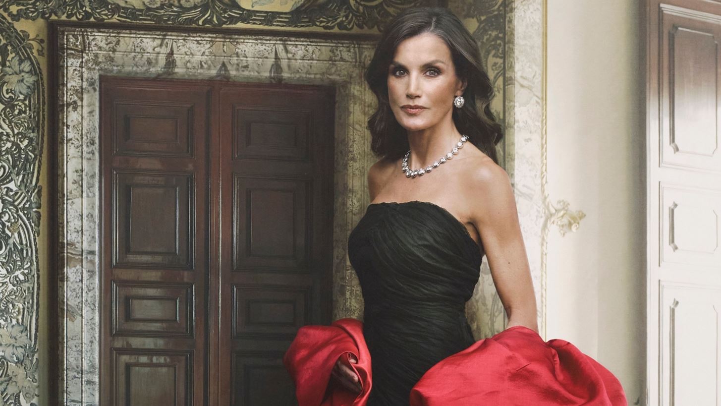 &#x392;&#x3B1;&#x3C3;&#x3AF;&#x3BB;&#x3B9;&#x3C3;&#x3C3;&#x3B1; Letizia &#x3C4;&#x3B7;&#x3C2; &#x399;&#x3C3;&#x3C0;&#x3B1;&#x3BD;&#x3AF;&#x3B1;&#x3C2; | &#x3A0;&#x3CC;&#x3B6;&#x3B1;&#x3C1;&#x3B5; &#x3B3;&#x3B9;&#x3B1; &#x3C4;&#x3BF; &#x3C6;&#x3B1;&#x3BA;&#x3CC; &#x3C4;&#x3B7;&#x3C2; Annie Leibovitz &#x3BC;&#x3B5; vintage &#x3C6;&#x3CC;&#x3C1;&#x3B5;&#x3BC;&#x3B1; Balenciaga
