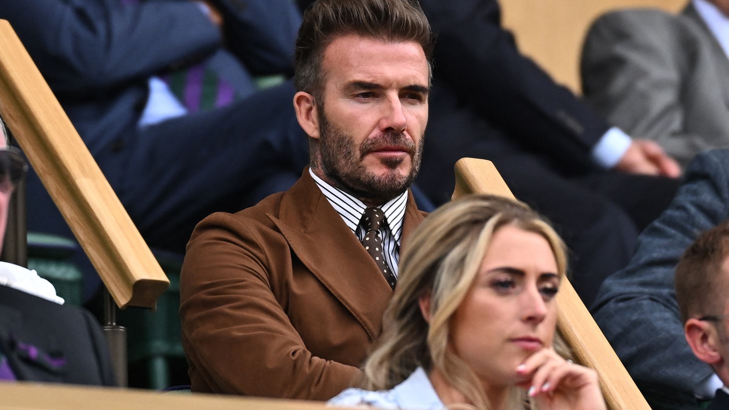 David Beckham: &#x39F;&#x3B9; &#x3B1;&#x3BD;&#x3B1;&#x3C4;&#x3C1;&#x3B9;&#x3C7;&#x3B9;&#x3B1;&#x3C3;&#x3C4;&#x3B9;&#x3BA;&#x3AD;&#x3C2; &#x3B5;&#x3C0;&#x3B9;&#x3C3;&#x3C4;&#x3BF;&#x3BB;&#x3AD;&#x3C2; &#x3C0;&#x3BF;&#x3C5; &#x3B4;&#x3AD;&#x3C7;&#x3C4;&#x3B7;&#x3BA;&#x3B5; &#x3B1;&#x3C0;&#x3CC; 58&#x3C7;&#x3C1;&#x3BF;&#x3BD;&#x3B7; stalker