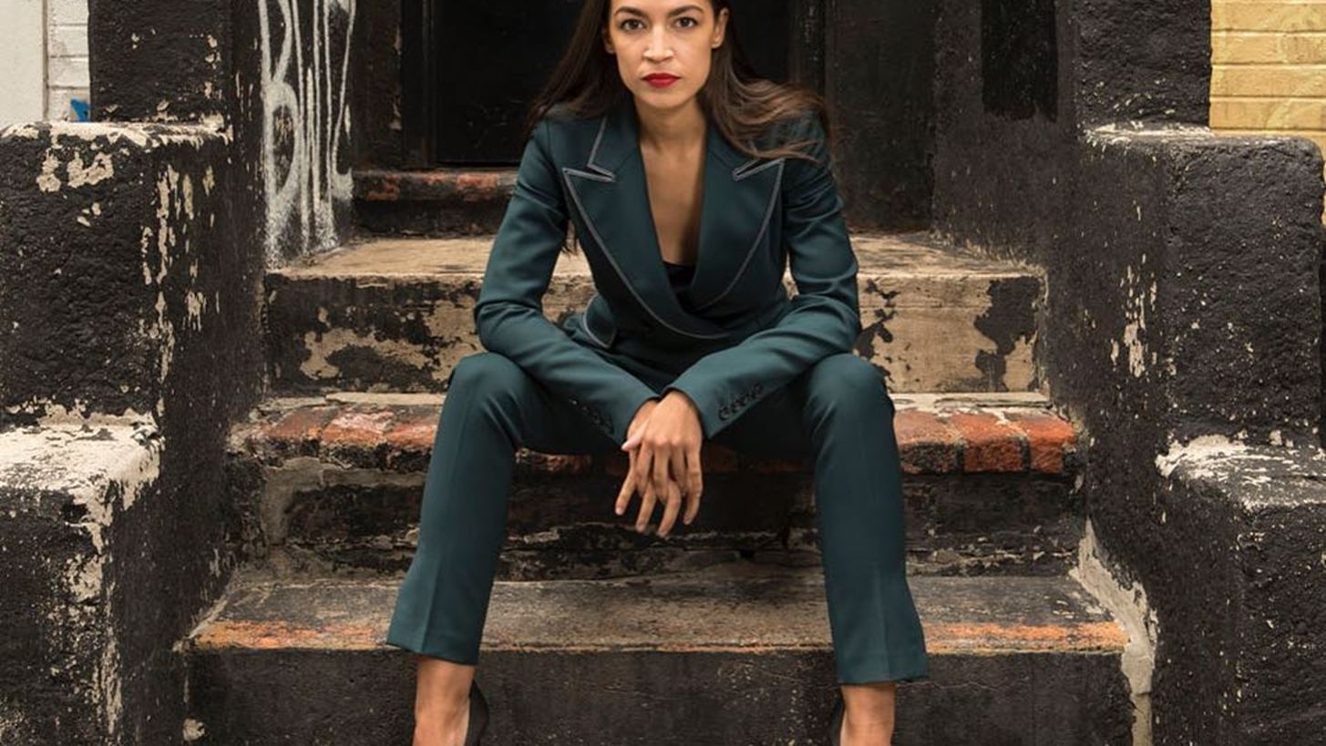 &#x397; Alexandria Ocasio-Cortez &#x3B5;&#x3AF;&#x3BD;&#x3B1;&#x3B9; &#x3B7; &#x3BD;&#x3B5;&#x3CC;&#x3C4;&#x3B5;&#x3C1;&#x3B7; &#x3B3;&#x3C5;&#x3BD;&#x3B1;&#x3AF;&#x3BA;&#x3B1; &#x3C0;&#x3BF;&#x3C5; &#x3B5;&#x3BA;&#x3BB;&#x3AD;&#x3C7;&#x3B8;&#x3B7;&#x3BA;&#x3B5; &#x3C0;&#x3BF;&#x3C4;&#x3AD; &#x3C3;&#x3C4;&#x3BF; &#x39A;&#x3BF;&#x3B3;&#x3BA;&#x3C1;&#x3AD;&#x3C3;&#x3BF;
