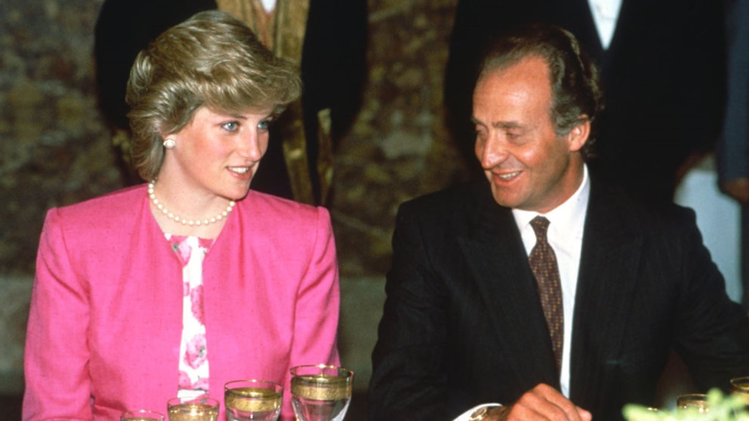 &quot;&#x3A8;&#x3C5;&#x3C7;&#x3C1;&#x3AE; &#x3BA;&#x3B9; &#x3B1;&#x3C0;&#x3CC;&#x3BC;&#x3B1;&#x3BA;&#x3C1;&#x3B7;, &#x3B5;&#x3BA;&#x3C4;&#x3CC;&#x3C2; &#x3B1;&#x3C0;&#x3CC; &#x3C4;&#x3B7;&#x3BD; &#x3C0;&#x3B1;&#x3C1;&#x3BF;&#x3C5;&#x3C3;&#x3AF;&#x3B1; &#x3C0;&#x3B1;&#x3C0;&#x3B1;&#x3C1;&#x3AC;&#x3C4;&#x3C3;&#x3B9;&quot;: O &#x3A7;&#x3BF;&#x3C5;&#x3AC;&#x3BD; &#x39A;&#x3AC;&#x3C1;&#x3BB;&#x3BF;&#x3C2; &#x3BA;&#x3B1;&#x3C4;&#x3B1;&#x3BA;&#x3B5;&#x3C1;&#x3B1;&#x3C5;&#x3BD;&#x3CE;&#x3BD;&#x3B5;&#x3B9; &#x3C4;&#x3B7;&#x3BD; &#x3C0;&#x3C1;&#x3B9;&#x3B3;&#x3BA;&#x3AF;&#x3C0;&#x3B9;&#x3C3;&#x3C3;&#x3B1; Diana