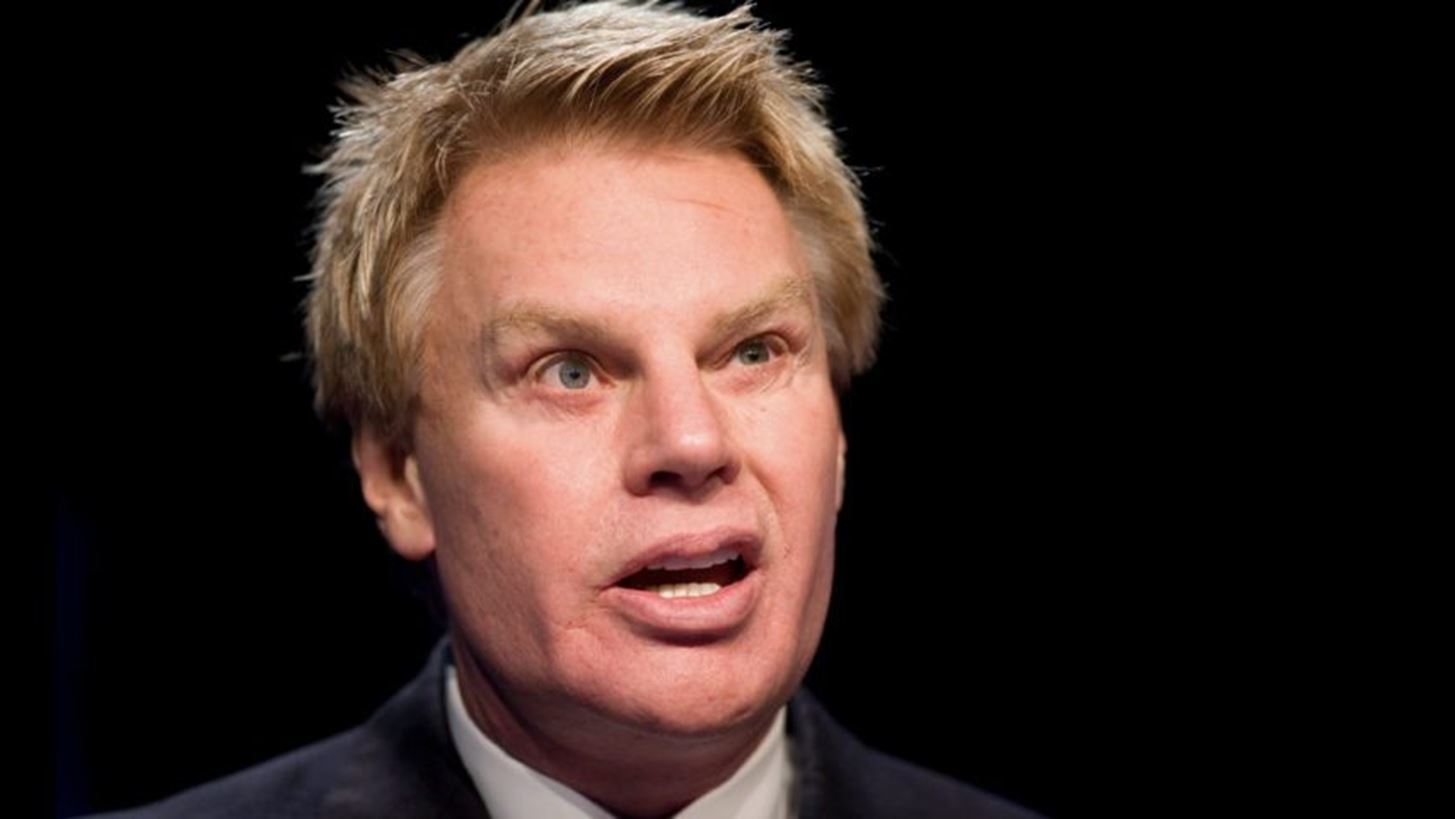 Abercrombie &amp; Fitch | &#x3A4;o FBI &#x3B5;&#x3C1;&#x3B5;&#x3C5;&#x3BD;&#x3AC; &#x3C4;&#x3BF;&#x3BD; &#x3C0;&#x3C1;&#x3CE;&#x3B7;&#x3BD; CEO &#x3B3;&#x3B9;&#x3B1; &#x3C3;&#x3C5;&#x3C3;&#x3C4;&#x3B7;&#x3BC;&#x3B1;&#x3C4;&#x3B9;&#x3BA;&#x3AE; &#x3C3;&#x3B5;&#x3BE;&#x3BF;&#x3C5;&#x3B1;&#x3BB;&#x3B9;&#x3BA;&#x3AE; &#x3BA;&#x3B1;&#x3BA;&#x3BF;&#x3C0;&#x3BF;&#x3AF;&#x3B7;&#x3C3;&#x3B7; &#x3B1;&#x3BD;&#x3B4;&#x3C1;&#x3CE;&#x3BD;