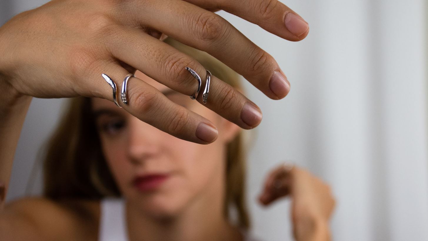 Ένα κόσμημα μπορεί να εκφράσει αυτό που νιώθεις