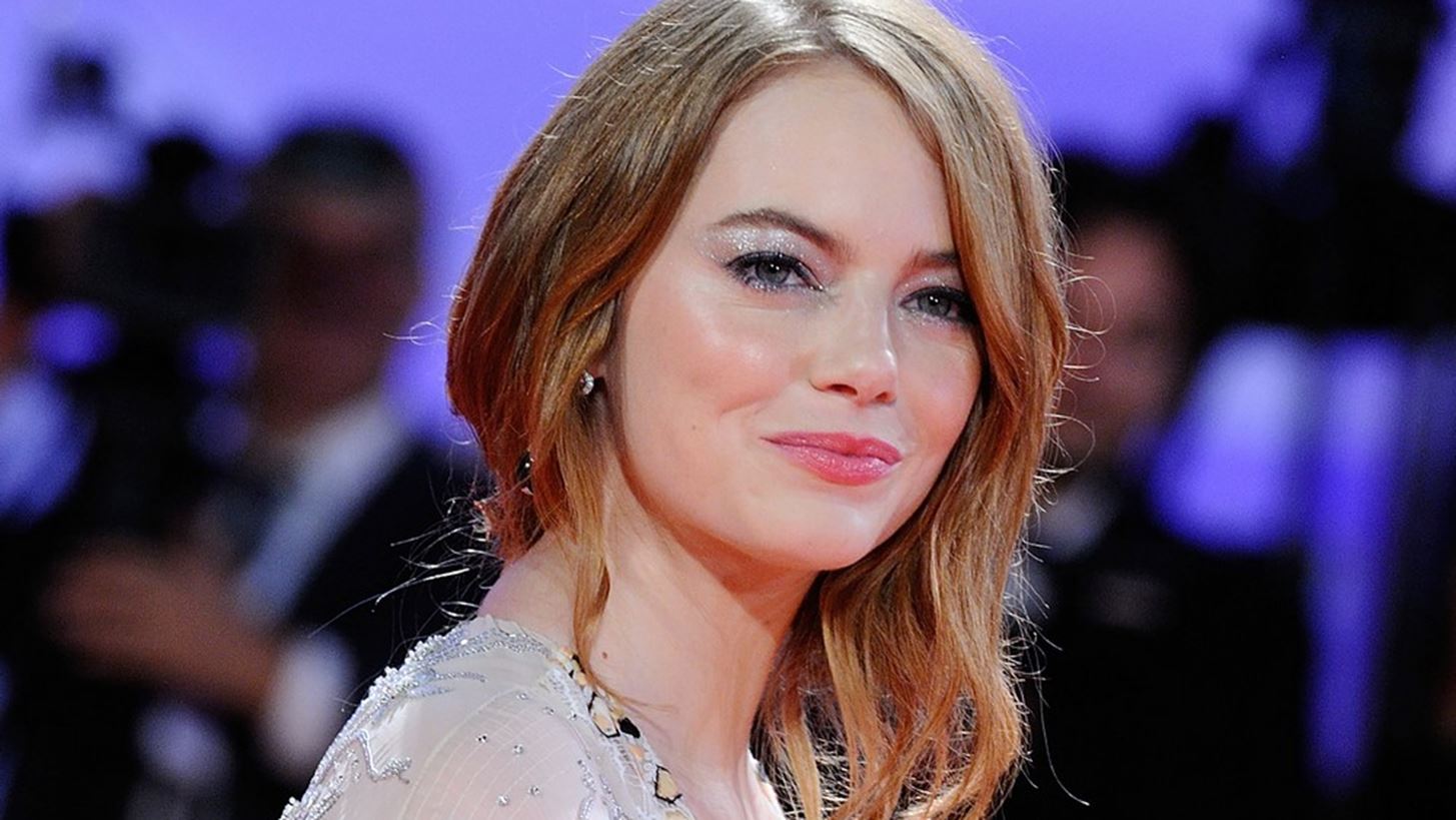 &#x3A4;&#x3BF; look &#x3C0;&#x3BF;&#x3C5; &#x3B5;&#x3C0;&#x3AD;&#x3BB;&#x3B5;&#x3BE;&#x3B5; &#x3B7; Emma Stone &#x3B3;&#x3B9;&#x3B1; &#x3BD;&#x3B1; &#x3C4;&#x3B1;&#x3BE;&#x3B9;&#x3B4;&#x3AD;&#x3C8;&#x3B5;&#x3B9; &#x3C3;&#x3C4;&#x3B7;&#x3BD; &#x395;&#x3BB;&#x3BB;&#x3AC;&#x3B4;&#x3B1;