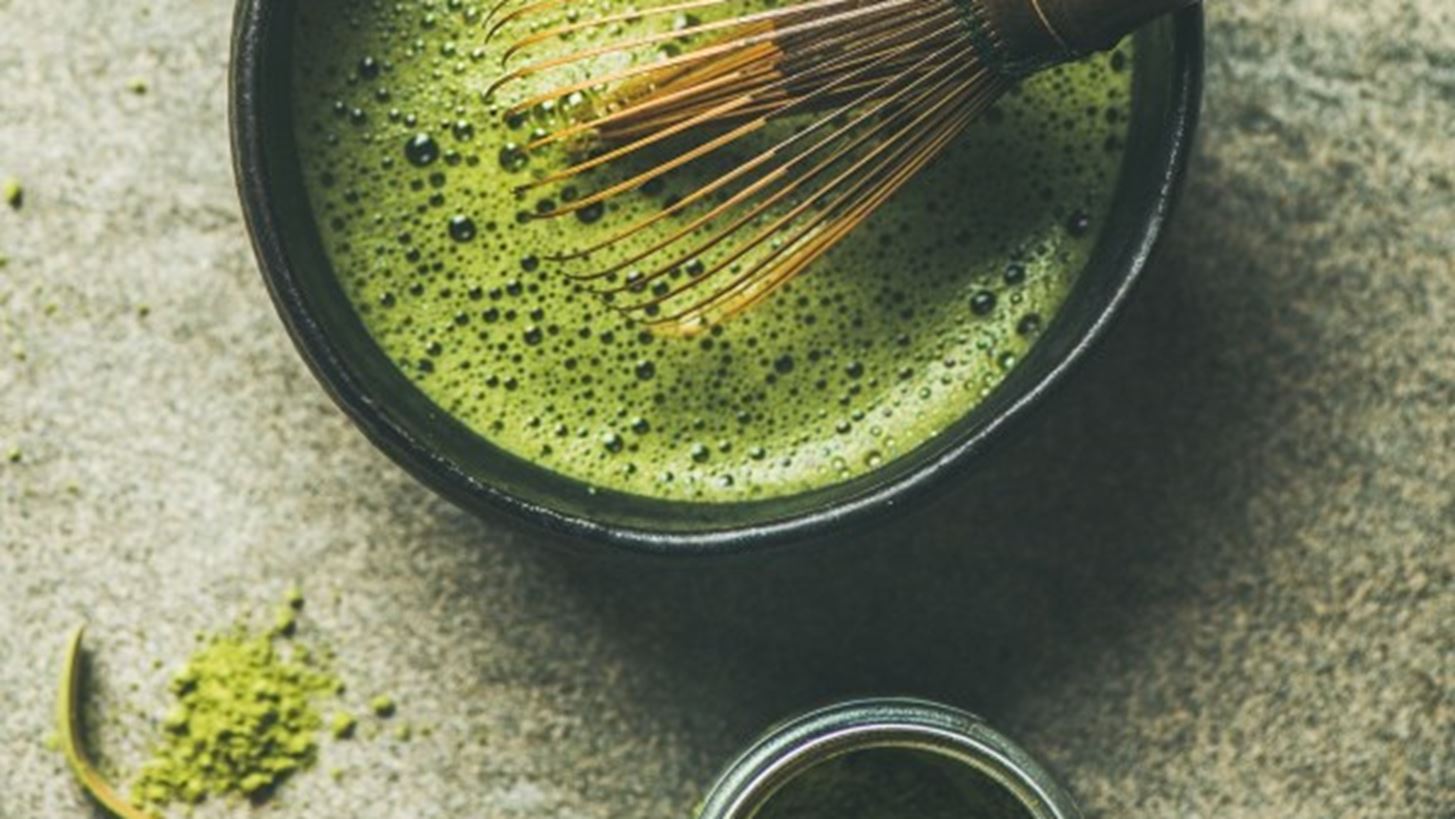 &#x393;&#x3B9;&#x3B1;&#x3C4;&#x3AF; &#x3C4;&#x3BF; Matcha tea &#x3C0;&#x3C1;&#x3AD;&#x3C0;&#x3B5;&#x3B9; &#x3BD;&#x3B1; &#x3B3;&#x3AF;&#x3BD;&#x3B5;&#x3B9; &#x3B7; &#x3BA;&#x3B1;&#x3B8;&#x3B7;&#x3BC;&#x3B5;&#x3C1;&#x3B9;&#x3BD;&#x3AE; &#x3C3;&#x3BF;&#x3C5; &#x3C3;&#x3C5;&#x3BD;&#x3AE;&#x3B8;&#x3B5;&#x3B9;&#x3B1;;