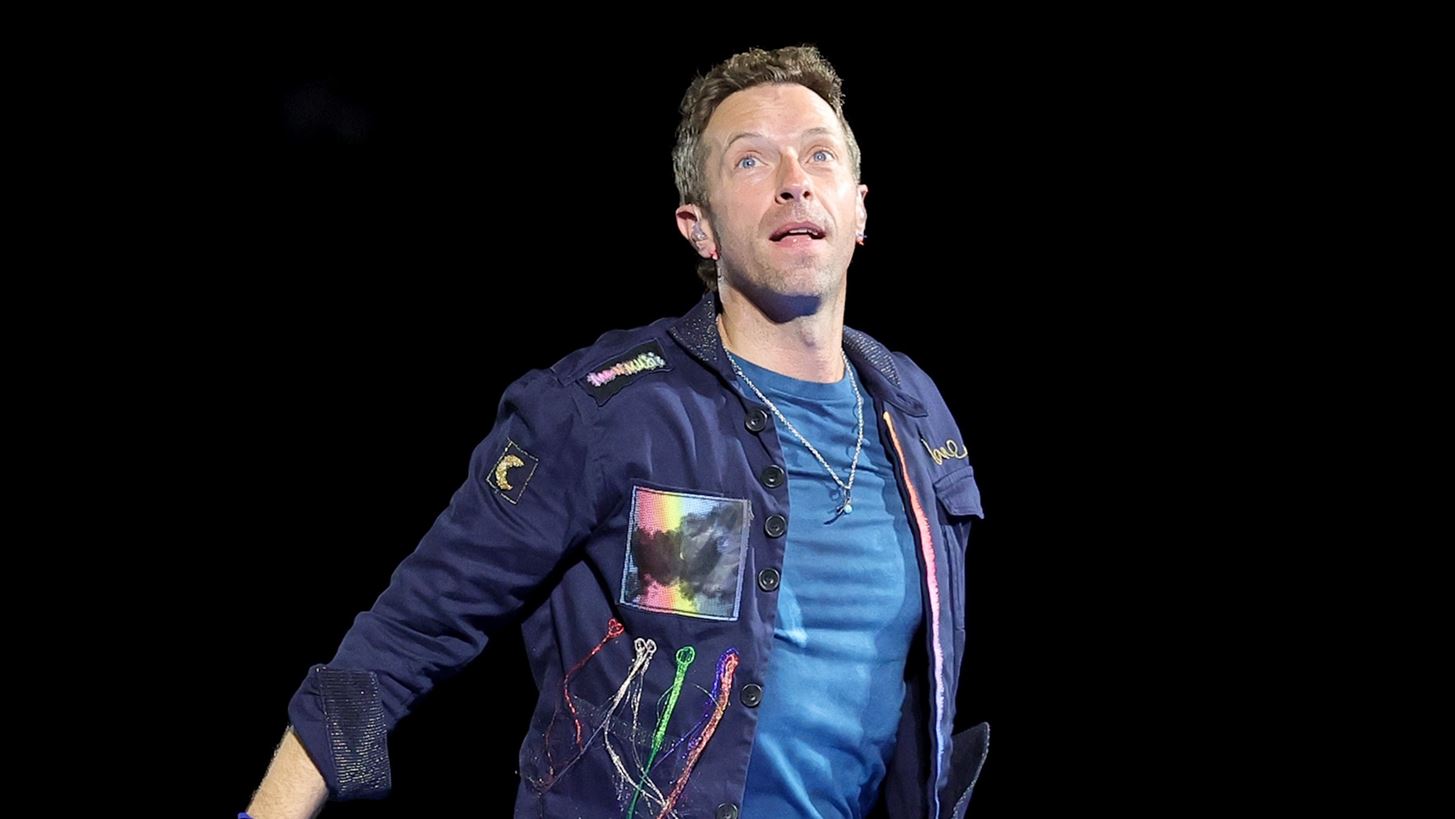 Chris Martin | &#x397; &#x3B1;&#x3C0;&#x3C1;&#x3BF;&#x3C3;&#x3B4;&#x3CC;&#x3BA;&#x3B7;&#x3C4;&#x3B7; &#x3B1;&#x3BD;&#x3B1;&#x3C6;&#x3BF;&#x3C1;&#x3AC; &#x3C4;&#x3BF;&#x3C5; &#x3C3;&#x3C4;&#x3B7;&#x3BD; Dakota Johnson &#x3BC;&#x3B5;&#x3C4;&#x3AC; &#x3C4;&#x3BF;&#x3BD; &#x3C7;&#x3C9;&#x3C1;&#x3B9;&#x3C3;&#x3BC;&#x3CC;