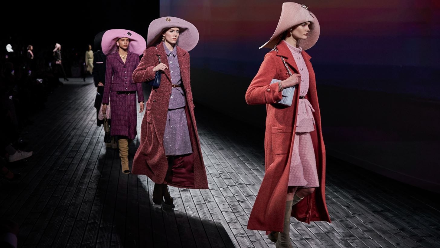 &#x397; &#x3BD;&#x3AD;&#x3B1; F/W 2024 &#x3C3;&#x3C5;&#x3BB;&#x3BB;&#x3BF;&#x3B3;&#x3AE; &#x3C4;&#x3BF;&#x3C5; &#x3BF;&#x3AF;&#x3BA;&#x3BF;&#x3C5; Chanel &#x3BC;&#x3AC;&#x3C2; &#x3B4;&#x3B9;&#x3B7;&#x3B3;&#x3B5;&#x3AF;&#x3C4;&#x3B1;&#x3B9; &#x3C4;&#x3B7;&#x3BD; &#x3C0;&#x3B9;&#x3BF; &#x3BE;&#x3B5;&#x3C7;&#x3C9;&#x3C1;&#x3B9;&#x3C3;&#x3C4;&#x3AE; &#x3B9;&#x3C3;&#x3C4;&#x3BF;&#x3C1;&#x3AF;&#x3B1;