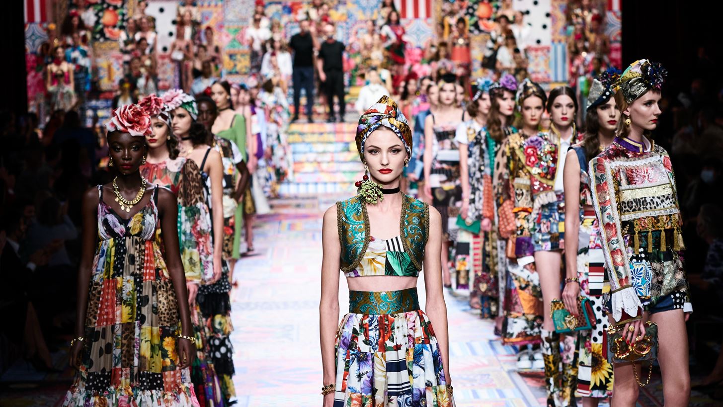 Οι Dolce&amp;Gabbana γέμισαν το catwalk με χρώμα και αισιοδοξία