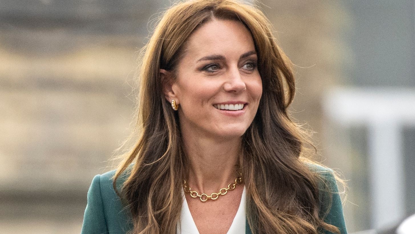 Kate Middleton | &#x3A4;&#x3BF; &#x3BA;&#x3BF;&#x3C3;&#x3C4;&#x3BF;&#x3CD;&#x3BC;&#x3B9; &#x3C4;&#x3B7;&#x3C2; &#x3BC;&#x3B5; &#x3C4;&#x3BF; &#x3B4;&#x3B9;&#x3B1;&#x3C7;&#x3C1;&#x3BF;&#x3BD;&#x3B9;&#x3BA;&#x3CC; pattern &#x3B5;&#x3AF;&#x3BD;&#x3B1;&#x3B9; &#x3B1;&#x3C0;&#x3B1;&#x3C1;&#x3B1;&#x3AF;&#x3C4;&#x3B7;&#x3C4;&#x3BF; &#x3C3;&#x3B5; &#x3BA;&#x3AC;&#x3B8;&#x3B5; &#x3B3;&#x3BA;&#x3B1;&#x3C1;&#x3BD;&#x3C4;&#x3B1;&#x3C1;&#x3CC;&#x3BC;&#x3C0;&#x3B1;