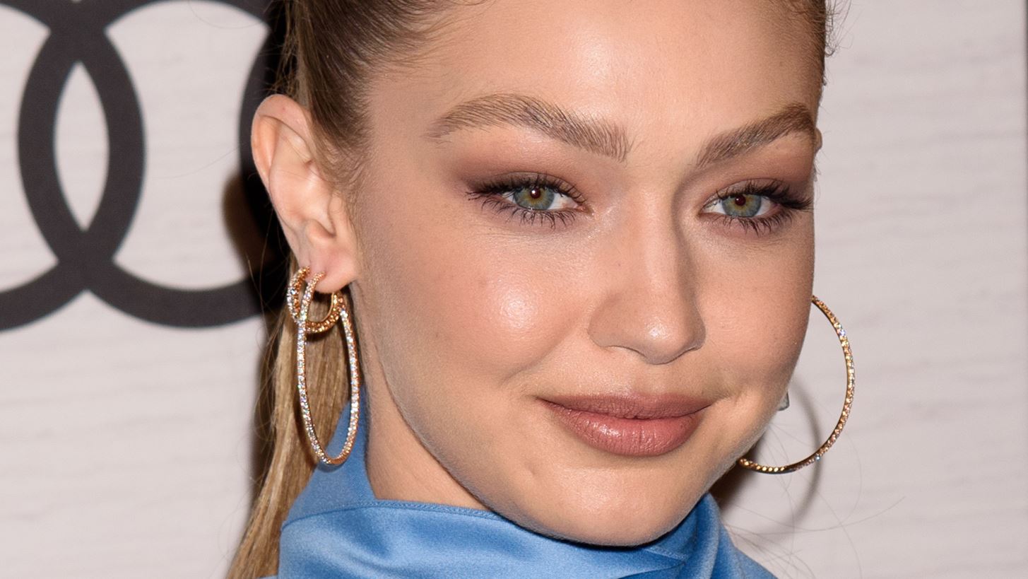 Gigi Hadid | &#x3A4;&#x3BF; &#x3C0;&#x3B1;&#x3C3;&#x3C7;&#x3B1;&#x3BB;&#x3B9;&#x3BD;&#x3CC; &#x3C6;&#x3BF;&#x3C1;&#x3BC;&#x3AC;&#x3BA;&#x3B9; &#x3C4;&#x3B7;&#x3C2; &#x3BA;&#x3CC;&#x3C1;&#x3B7;&#x3C2; &#x3C4;&#x3B7;&#x3C2; &#x3B5;&#x3AF;&#x3BD;&#x3B1;&#x3B9; &#x3CC;,&#x3C4;&#x3B9; &#x3C0;&#x3B9;&#x3BF; cute &#x3B8;&#x3B1; &#x3B4;&#x3B5;&#x3B9;&#x3C2; &#x3C3;&#x3AE;&#x3BC;&#x3B5;&#x3C1;&#x3B1;