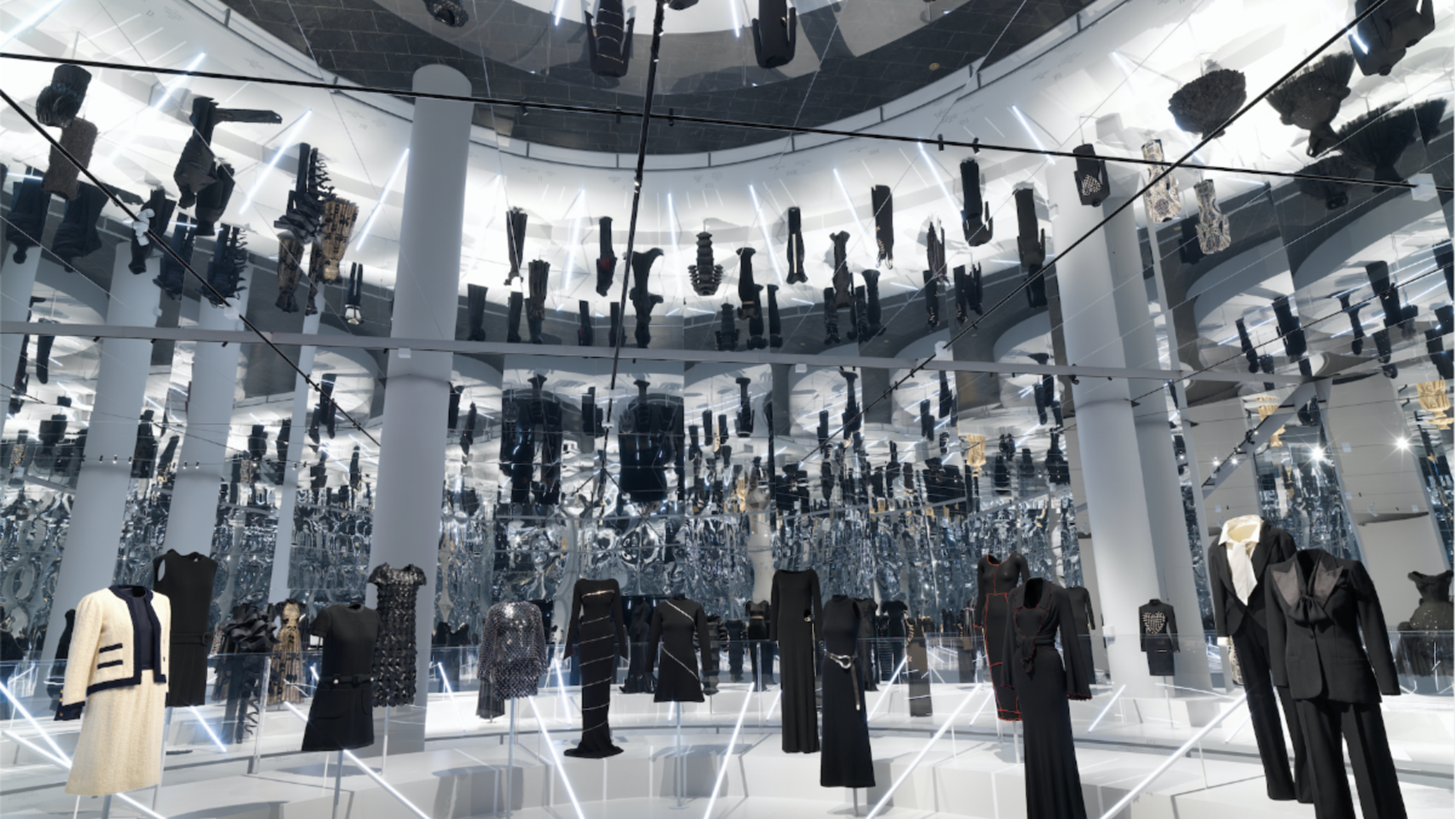 &#x397; &#x3AD;&#x3BA;&#x3B8;&#x3B5;&#x3C3;&#x3B7; &quot;About Time: Fashion and Duration&quot; &#x3B1;&#x3BD;&#x3BF;&#x3AF;&#x3B3;&#x3B5;&#x3B9; &#x3C3;&#x3AE;&#x3BC;&#x3B5;&#x3C1;&#x3B1; &#x3C3;&#x3C4;&#x3BF; MET