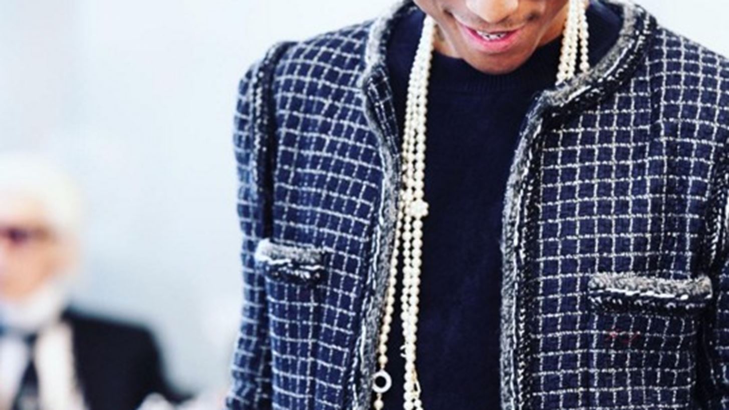 &#x39F; Pharrell Williams &#x3C0;&#x3C1;&#x3C9;&#x3C4;&#x3B1;&#x3B3;&#x3C9;&#x3BD;&#x3B9;&#x3C3;&#x3C4;&#x3B5;&#x3AF; &#x3C3;&#x3C4;&#x3B7; &#x3BD;&#x3AD;&#x3B1; &#x3BA;&#x3B1;&#x3BC;&#x3C0;&#x3AC;&#x3BD;&#x3B9;&#x3B1; &#x3C4;&#x3B7;&#x3C2; Chanel