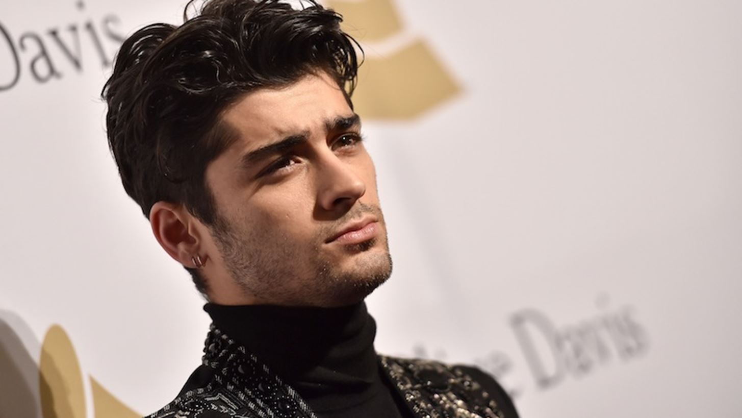 O Zayn Malik &#x3C3;&#x3C7;&#x3B5;&#x3B4;&#x3B9;&#x3AC;&#x3B6;&#x3B5;&#x3B9; &#x3C4;&#x3B7; &#x3B4;&#x3B5;&#x3CD;&#x3C4;&#x3B5;&#x3C1;&#x3B7; &#x3C3;&#x3C5;&#x3BB;&#x3BB;&#x3BF;&#x3B3;&#x3AE; &#x3C4;&#x3BF;&#x3C5; &#x3B3;&#x3B9;&#x3B1; &#x3C4;&#x3BF;&#x3BD; &#x3BF;&#x3AF;&#x3BA;&#x3BF; Versace