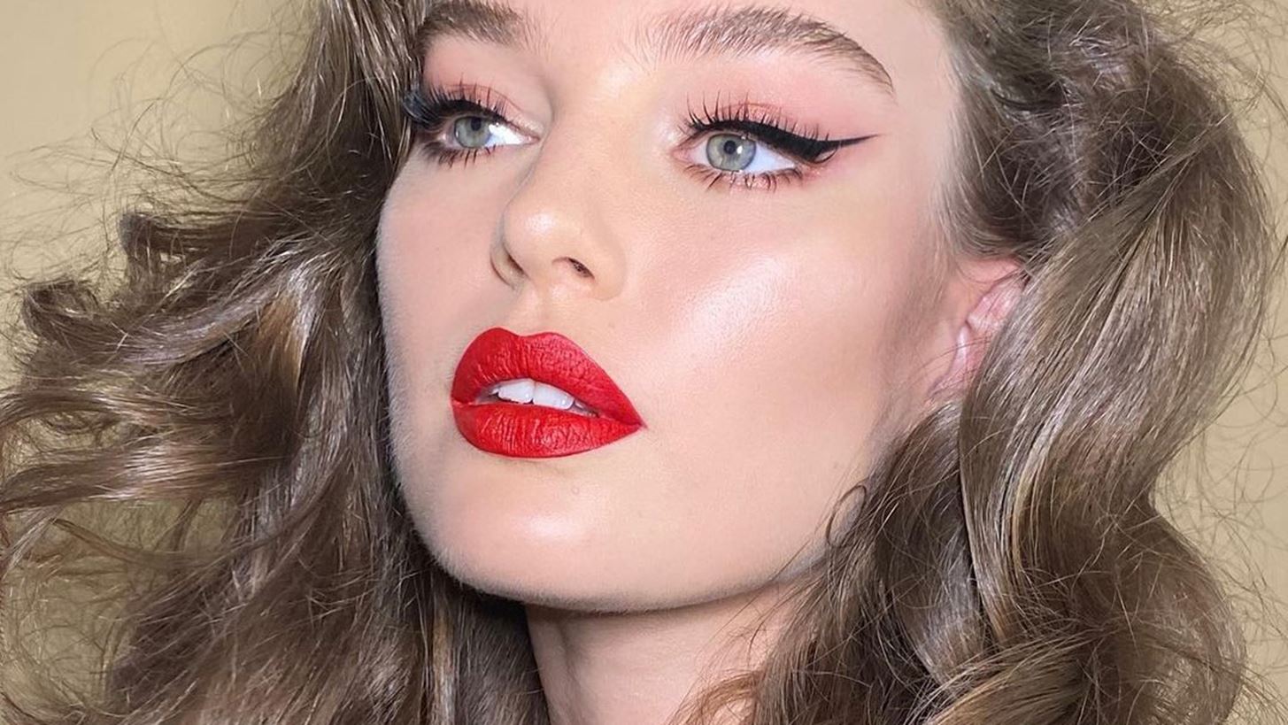 To Instagram &#x3B5;&#x3BC;&#x3C0;&#x3BD;&#x3AD;&#x3B5;&#x3B9; &#x3C4;&#x3B1; &#x3B5;&#x3BF;&#x3C1;&#x3C4;&#x3B1;&#x3C3;&#x3C4;&#x3B9;&#x3BA;&#x3AC; makeup looks &#x3BC;&#x3B1;&#x3C2;