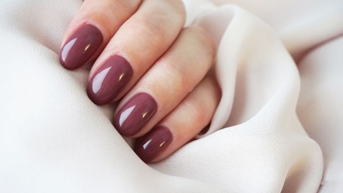 Glitter nails | &#x3A4;&#x3BF; glitter manicure &#x3B5;&#x3AF;&#x3BD;&#x3B1;&#x3B9; &#x3CC;, &#x3C4;&#x3B9; &#x3C0;&#x3B9;&#x3BF; &#x3C7;&#x3C1;&#x3B9;&#x3C3;&#x3C4;&#x3BF;&#x3C5;&#x3B3;&#x3B5;&#x3BD;&#x3BD;&#x3B9;&#x3AC;&#x3C4;&#x3B9;&#x3BA;&#x3BF; &#x3BC;&#x3C0;&#x3BF;&#x3C1;&#x3B5;&#x3AF;&#x3C2; &#x3BD;&#x3B1; &#x3BA;&#x3AC;&#x3BD;&#x3B5;&#x3B9;&#x3C2; &#x3C4;&#x3CE;&#x3C1;&#x3B1;