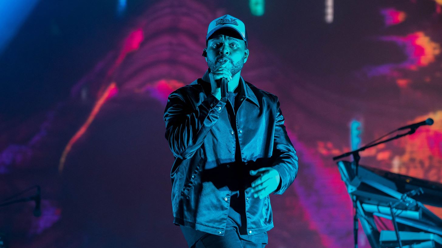 The Weeknd: &#x3A0;&#x3C1;&#x3BF;&#x3C3;&#x3C6;&#x3AD;&#x3C1;&#x3B5;&#x3B9; 500.000 &#x3B4;&#x3BF;&#x3BB;&#x3AC;&#x3C1;&#x3B9;&#x3B1; &#x3C3;&#x3B5; &#x3BF;&#x3C1;&#x3B3;&#x3B1;&#x3BD;&#x3B9;&#x3C3;&#x3BC;&#x3BF;&#x3CD;&#x3C2; &#x3C0;&#x3BF;&#x3C5; &#x3C3;&#x3C4;&#x3B7;&#x3C1;&#x3AF;&#x3B6;&#x3BF;&#x3C5;&#x3BD; &#x3C4;&#x3B7; &#x3BC;&#x3B1;&#x3CD;&#x3C1;&#x3B7; &#x3BA;&#x3BF;&#x3B9;&#x3BD;&#x3CC;&#x3C4;&#x3B7;&#x3C4;&#x3B1;